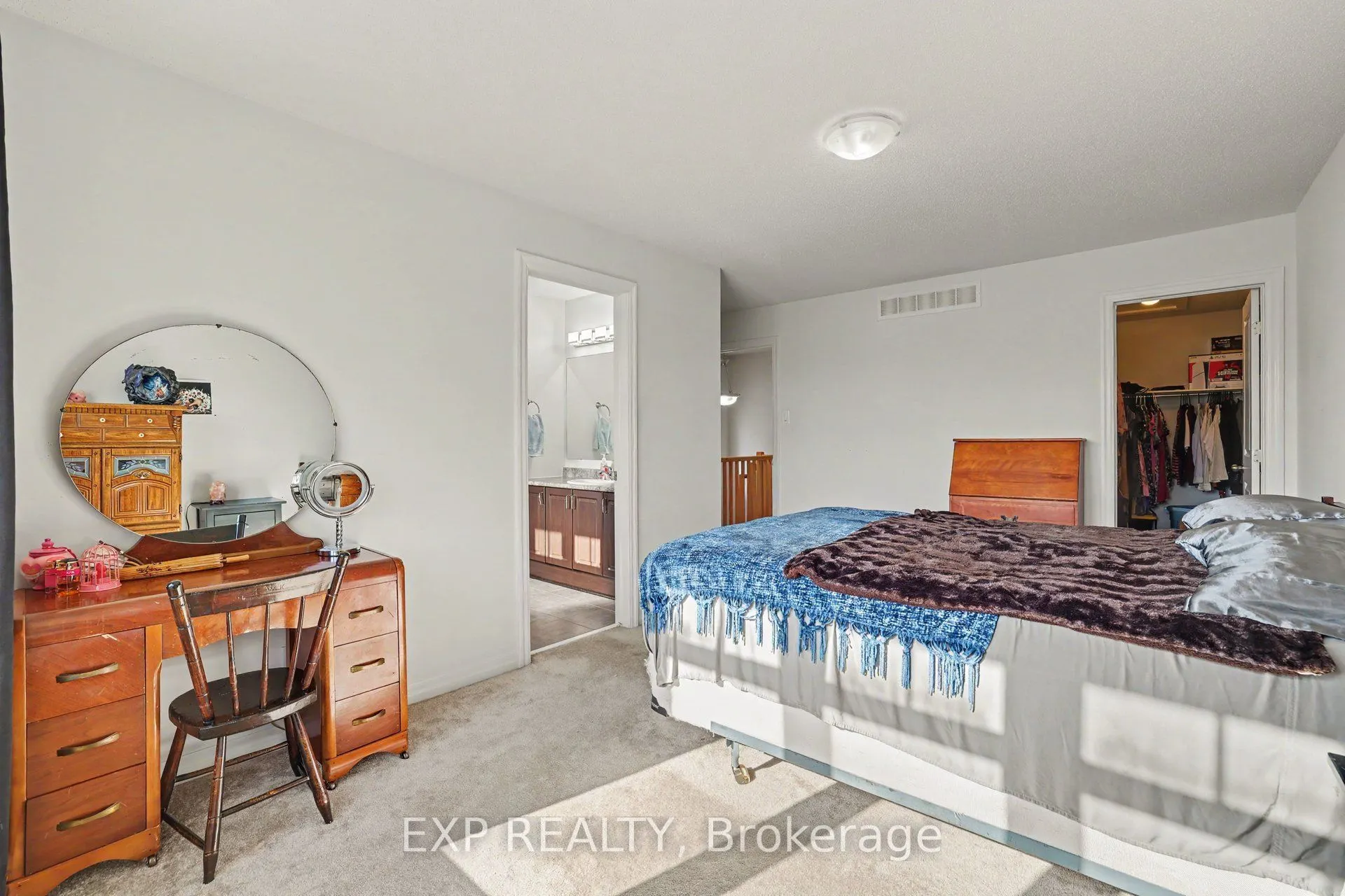 115 Hawkshaw Crescent