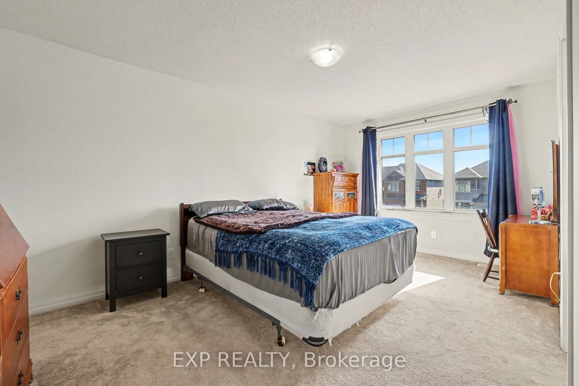 115 Hawkshaw Crescent