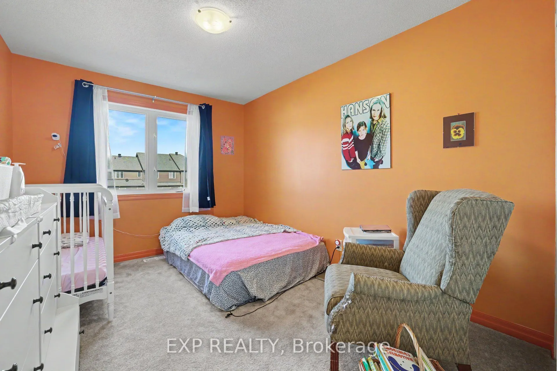 115 Hawkshaw Crescent