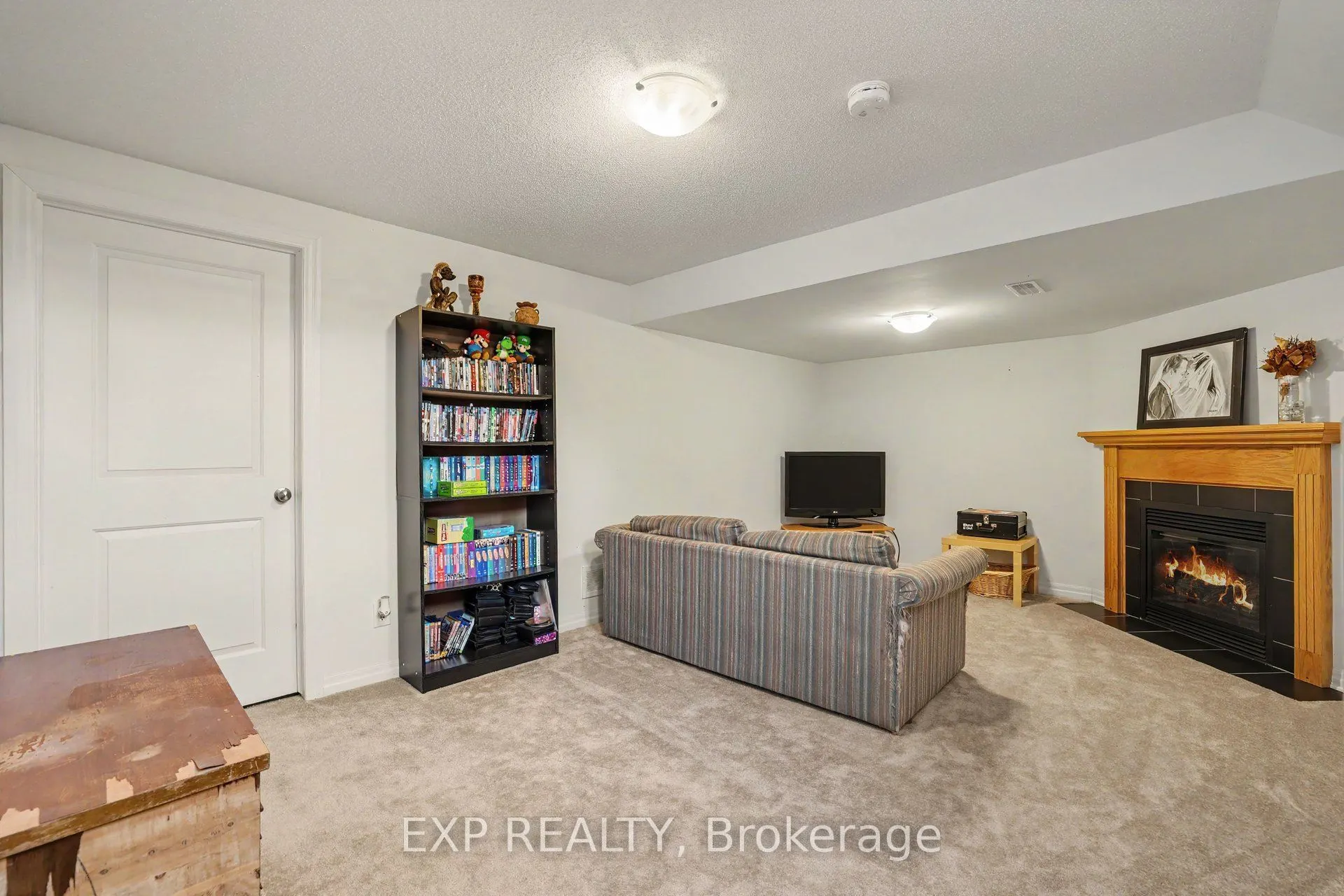115 Hawkshaw Crescent