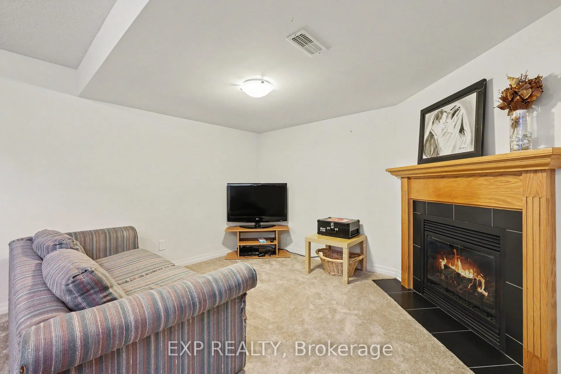 115 Hawkshaw Crescent