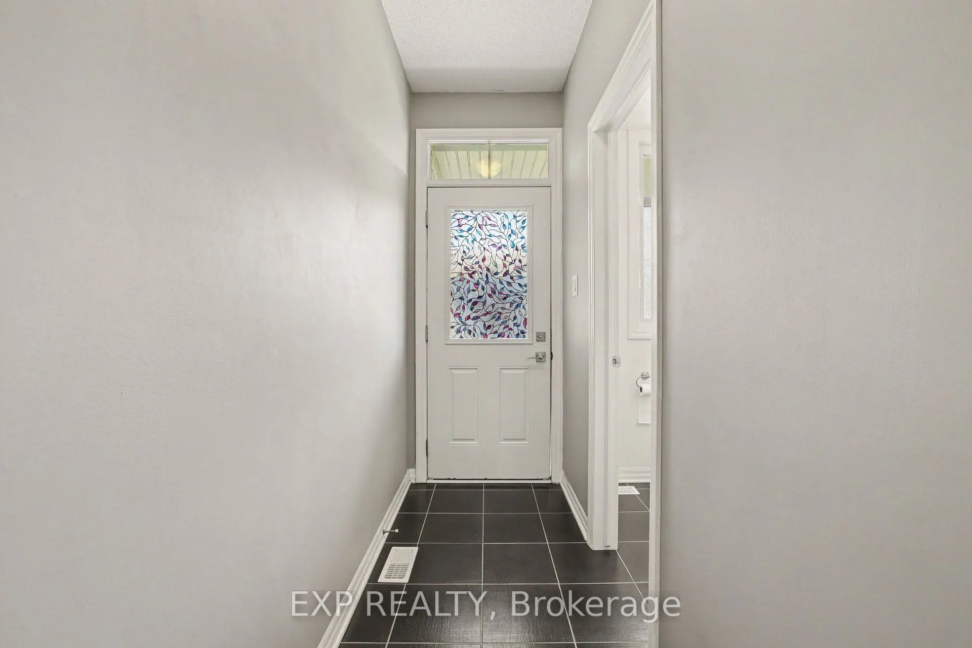 115 Hawkshaw Crescent