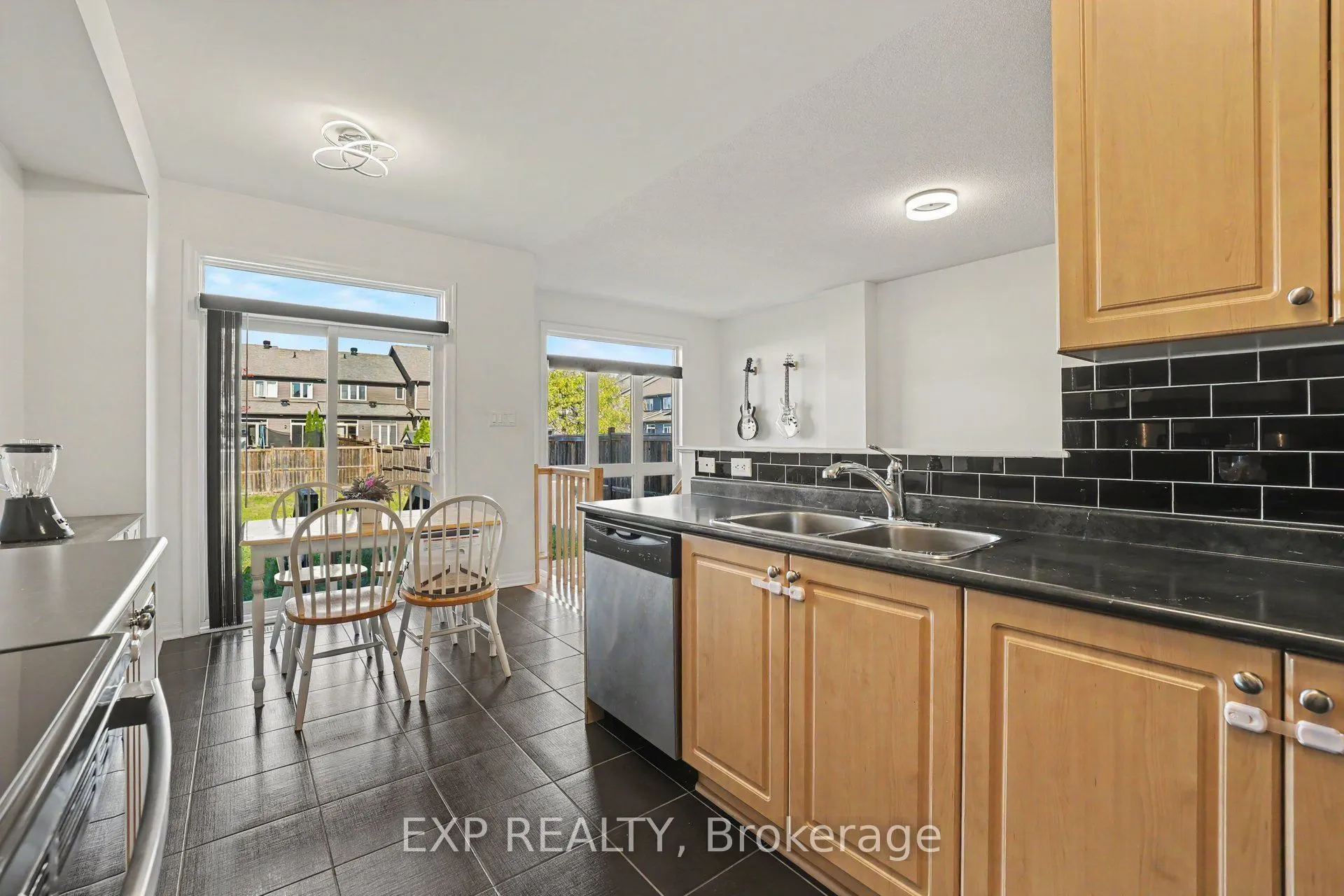 115 Hawkshaw Crescent