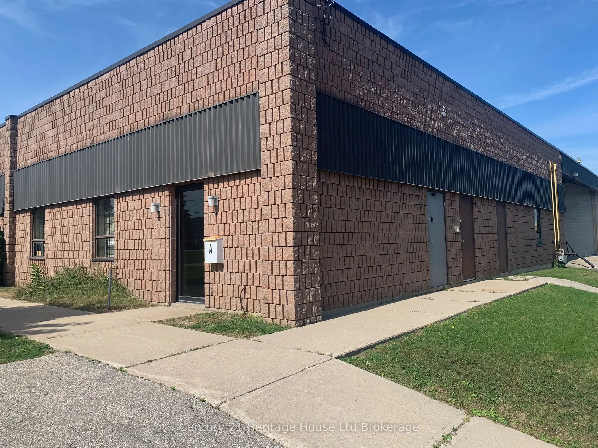 Unit Q, 120, Turnbull Court