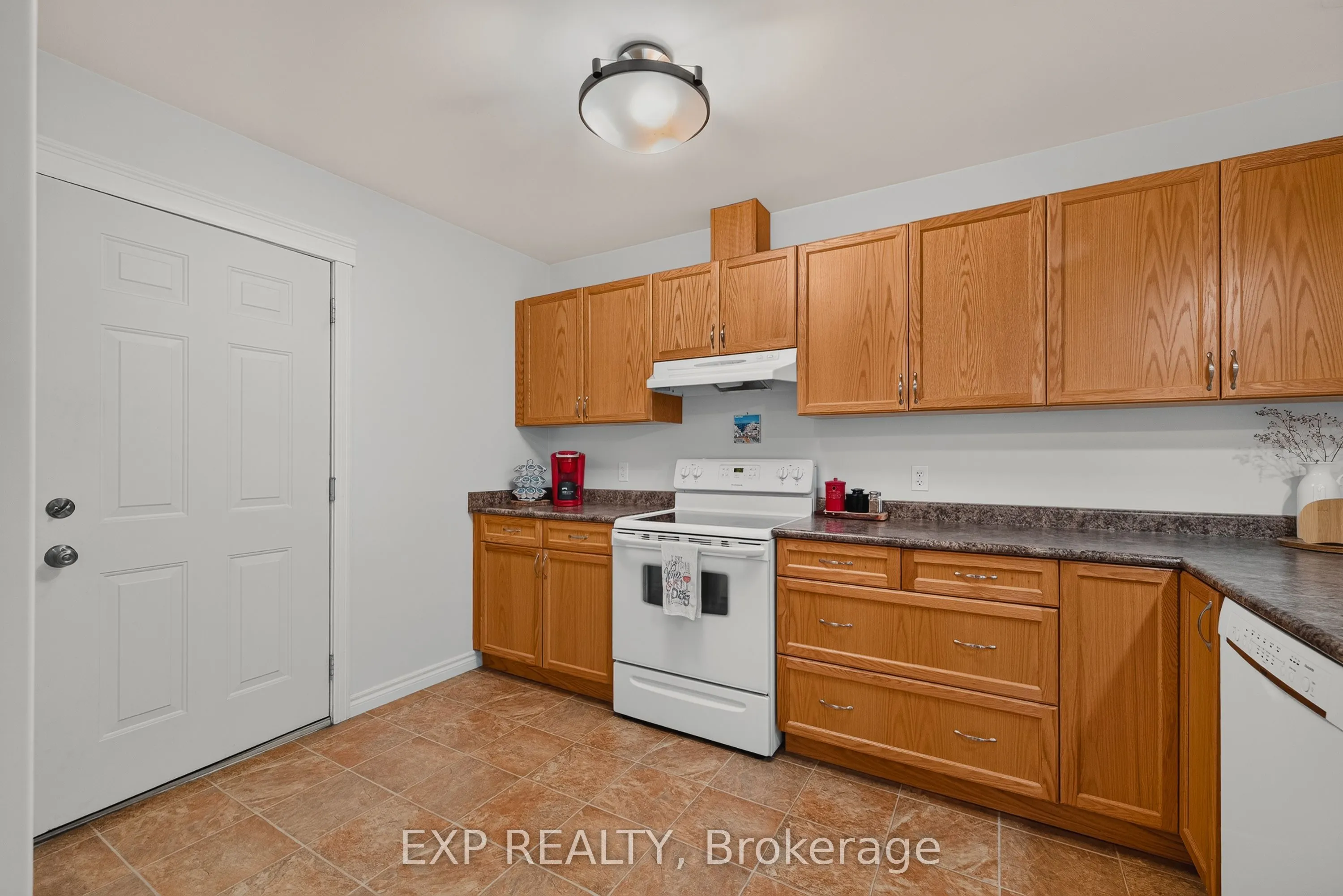 628 Elizabeth Street W