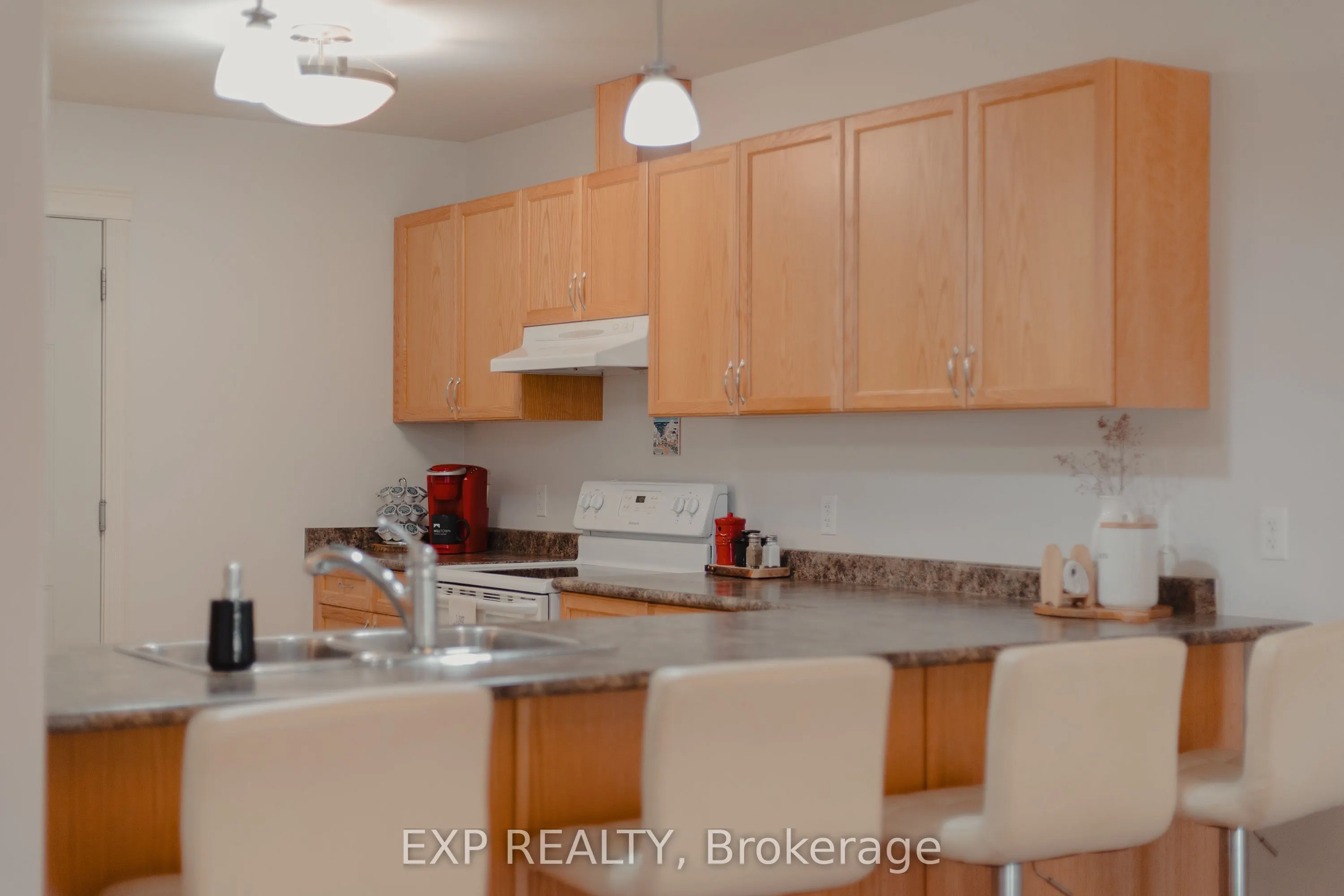 628 Elizabeth Street W