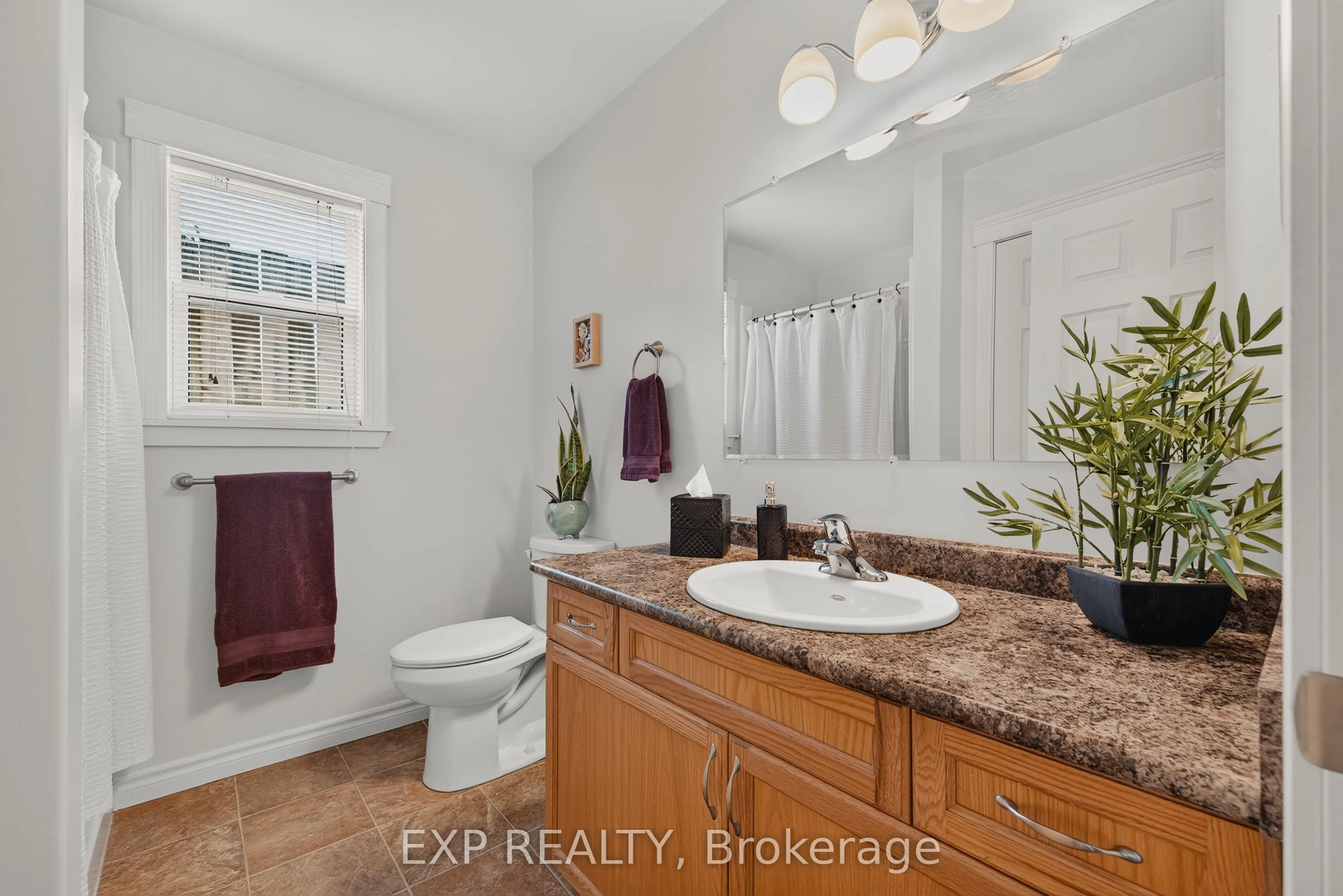 628 Elizabeth Street W