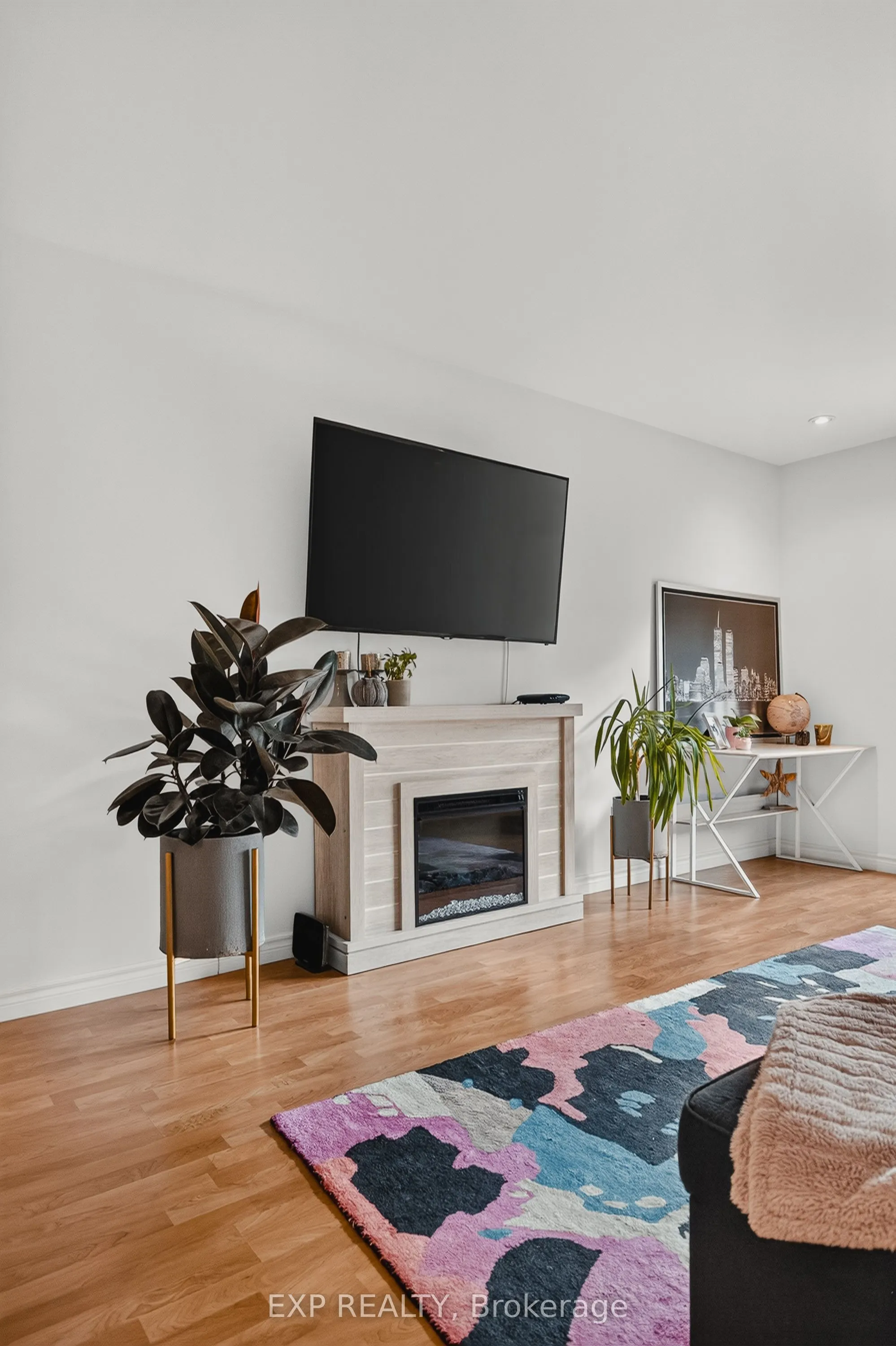 628 Elizabeth Street W