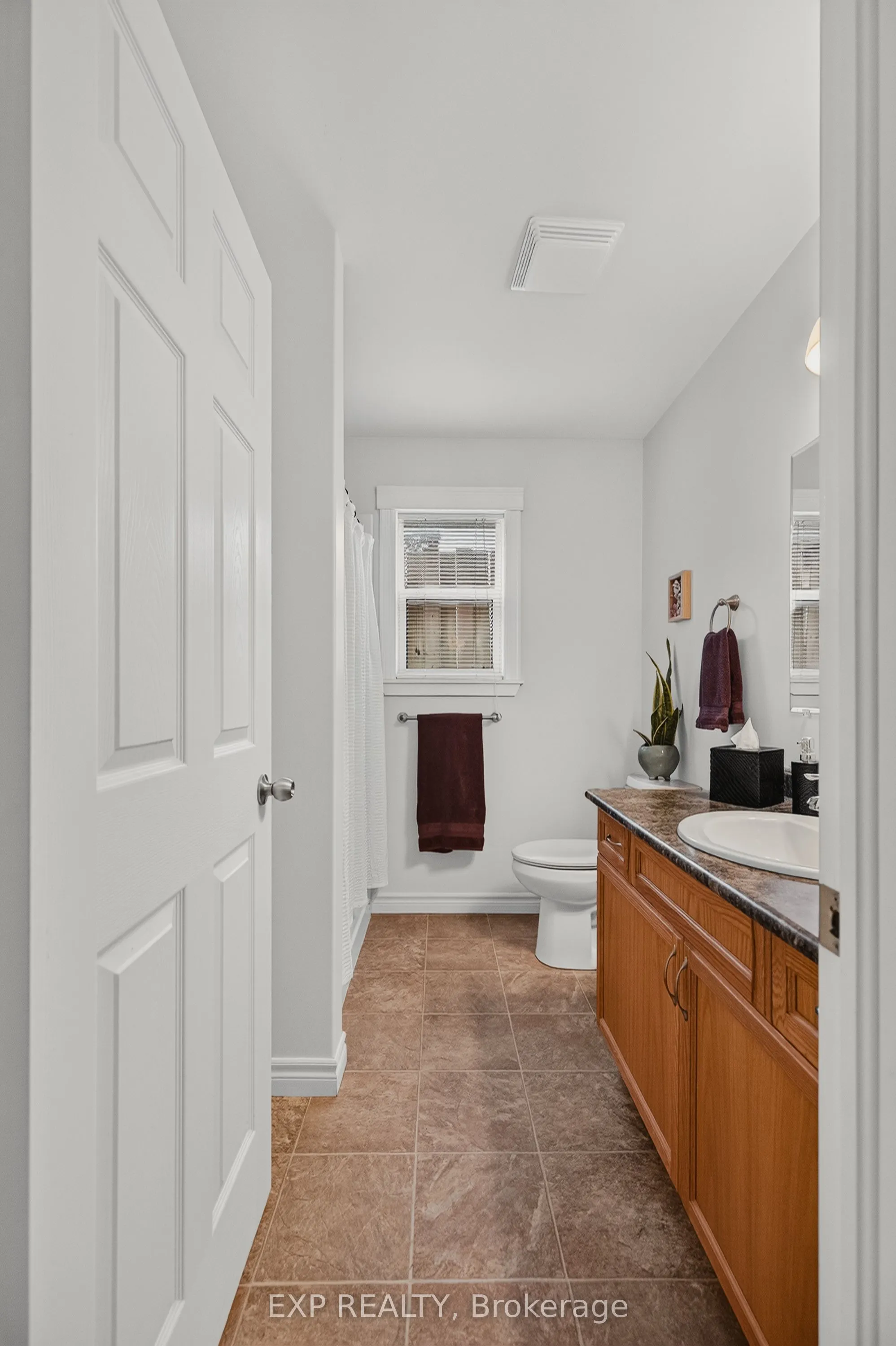 628 Elizabeth Street W