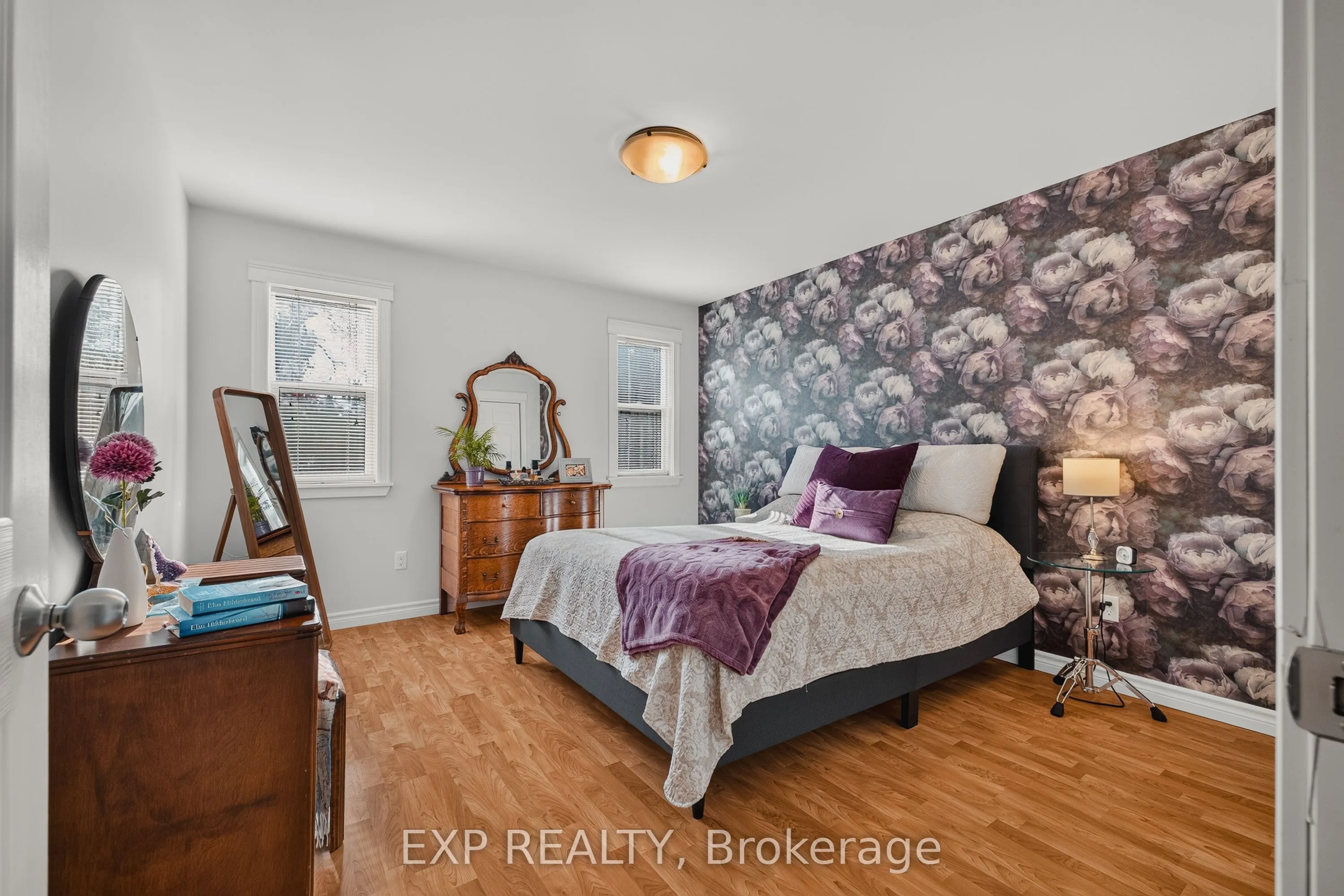 628 Elizabeth Street W