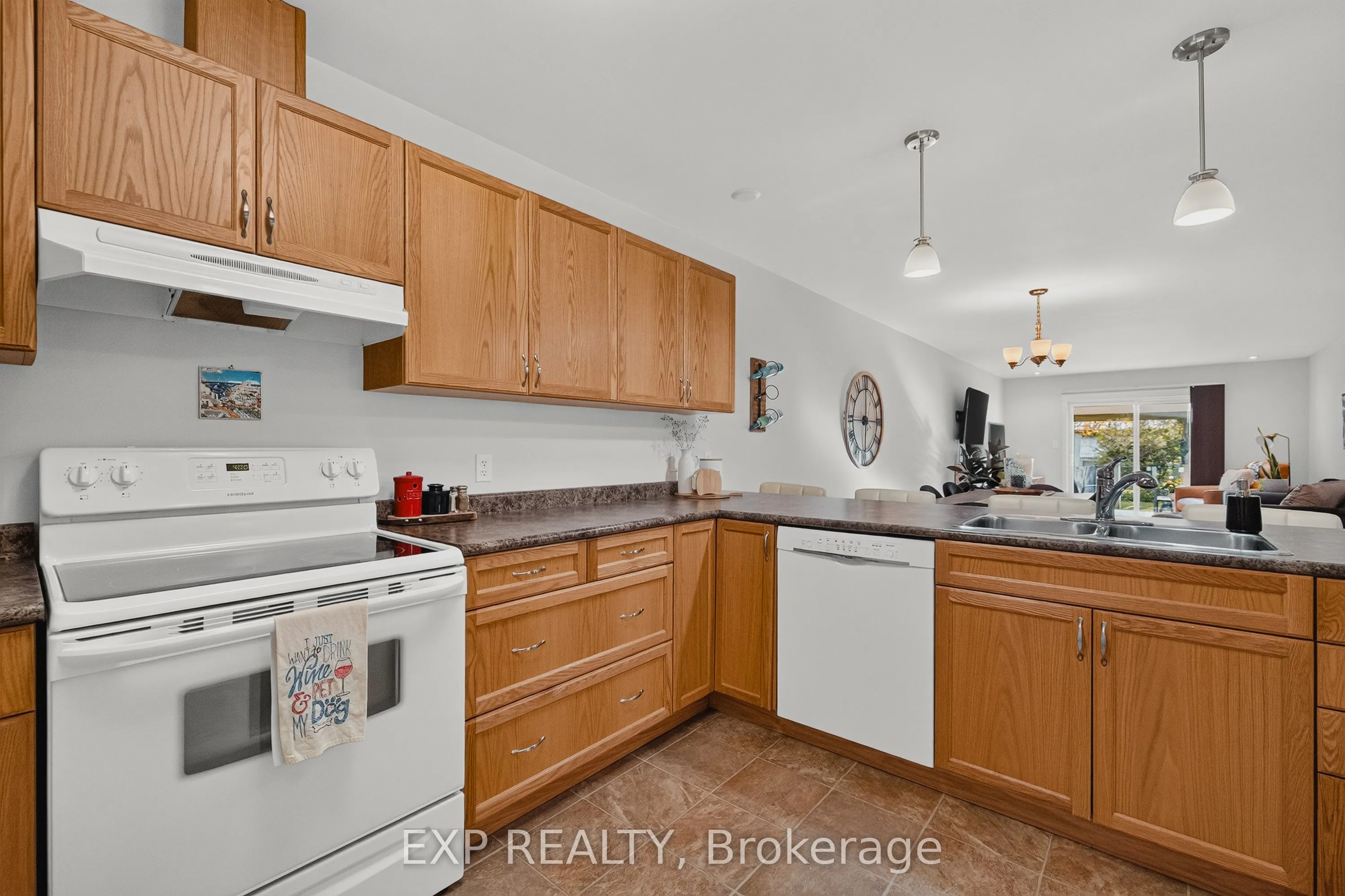 628 Elizabeth Street W