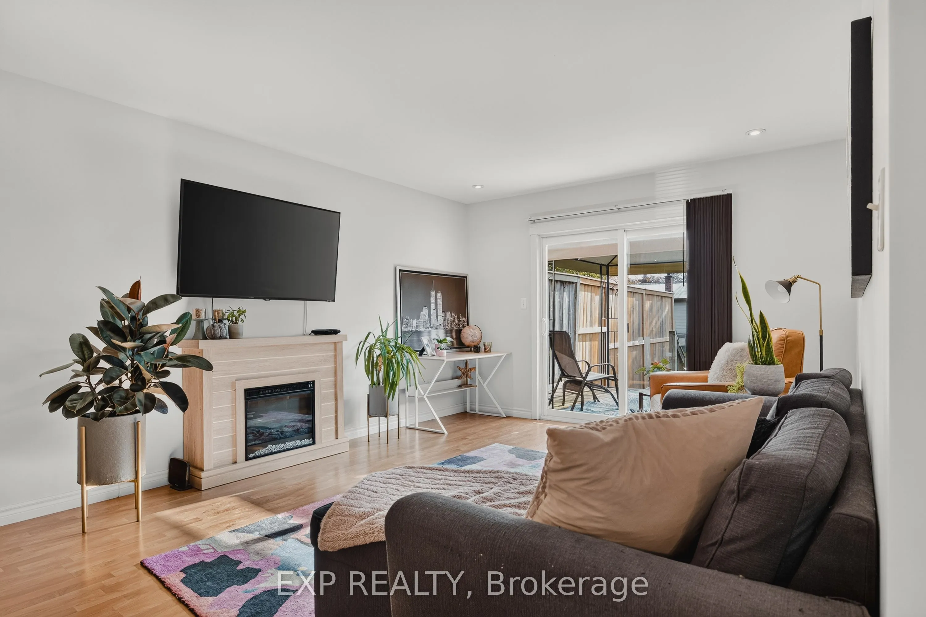 628 Elizabeth Street W