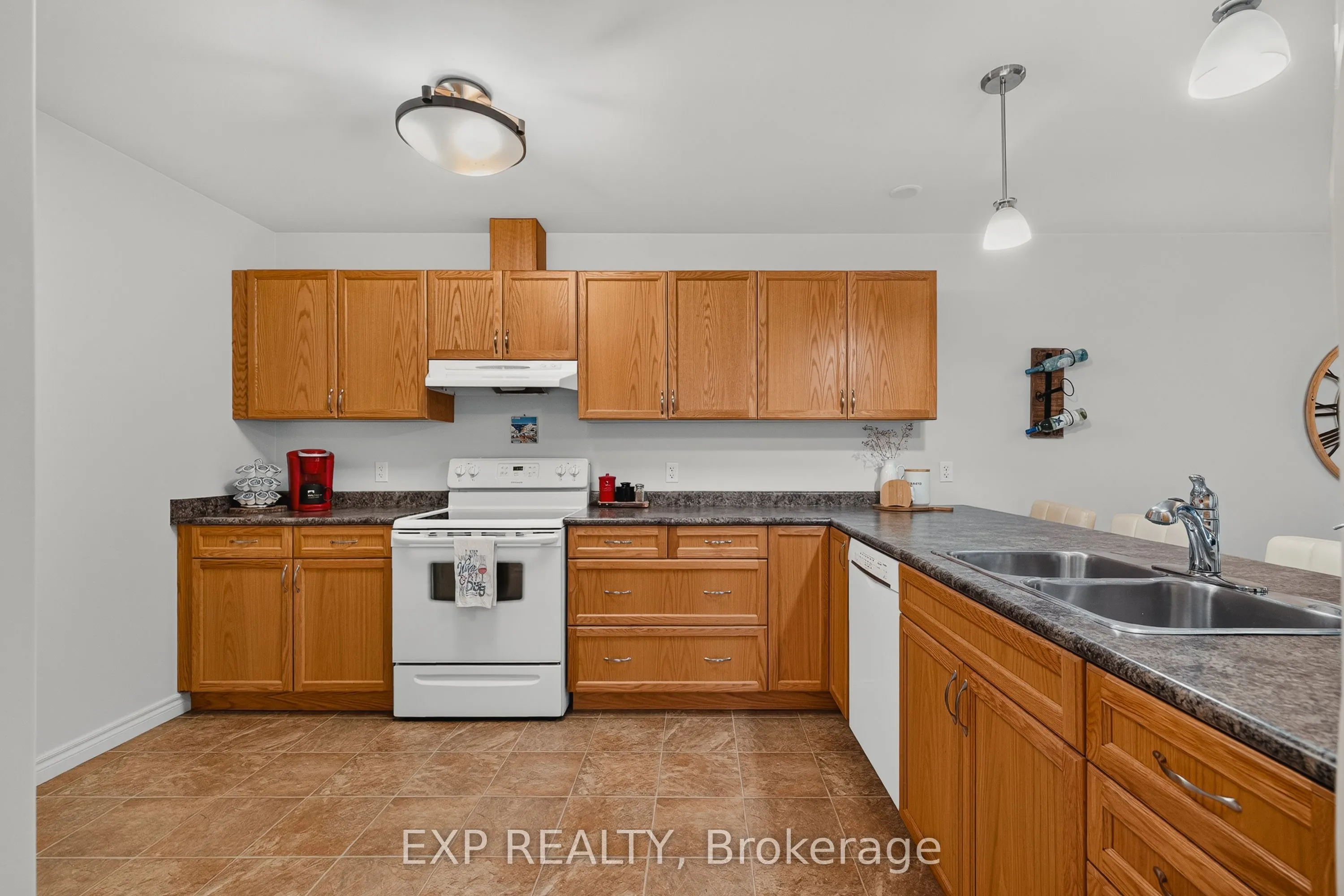 628 Elizabeth Street W