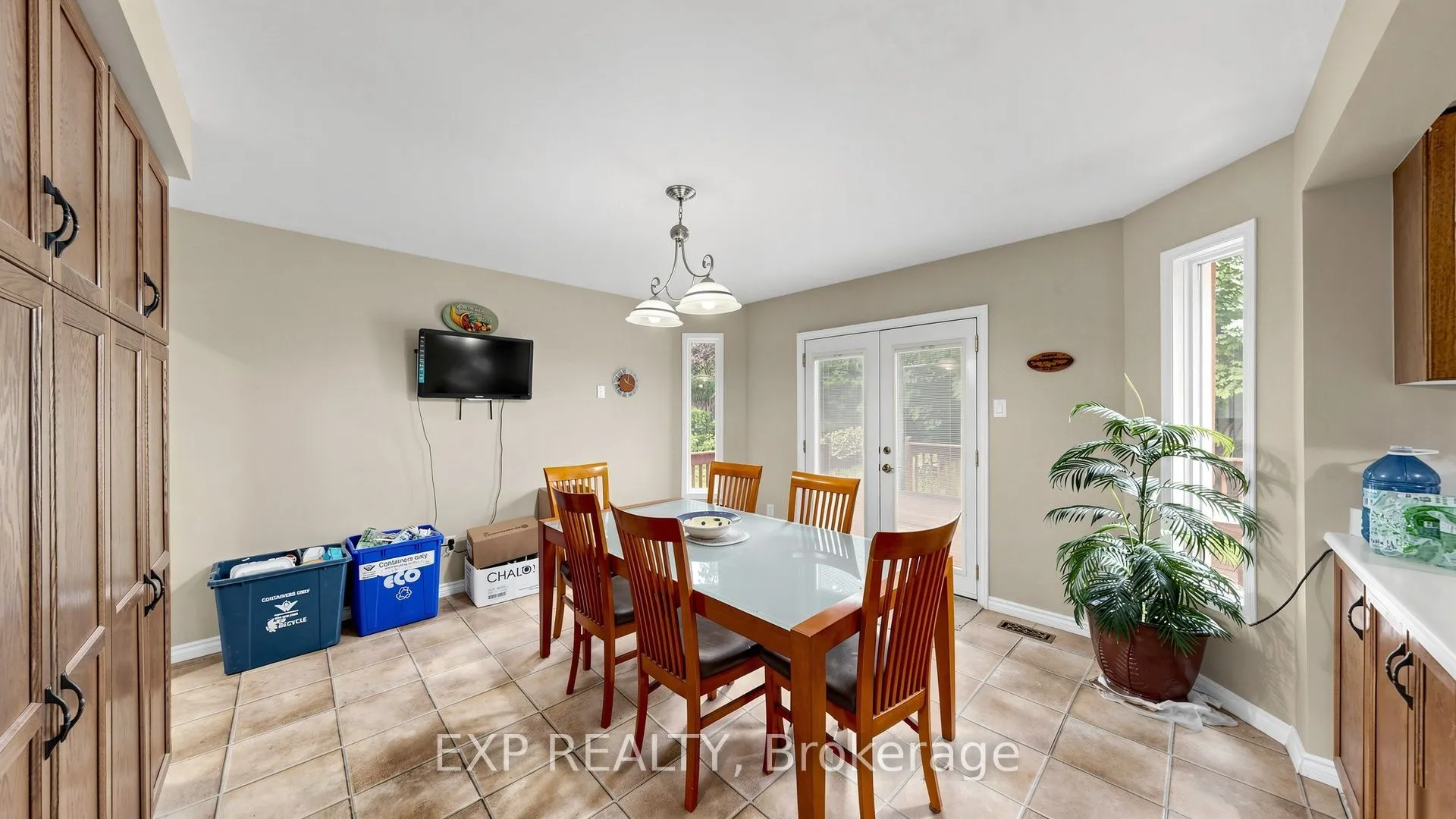 28 Hurlbut Place
