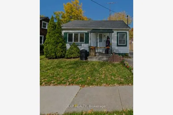 221 Henrietta Street N