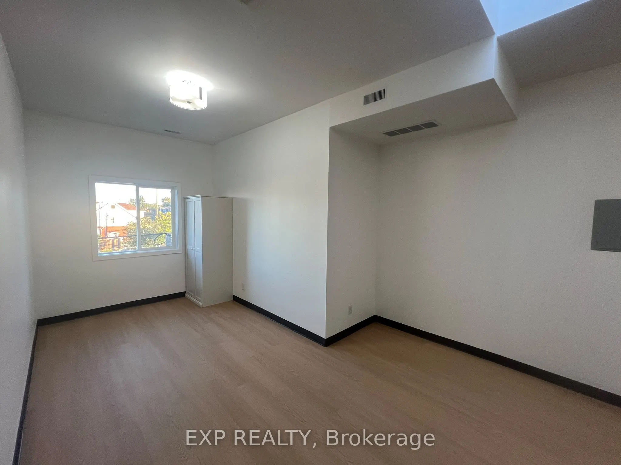 264-268 Ottawa Street N #3