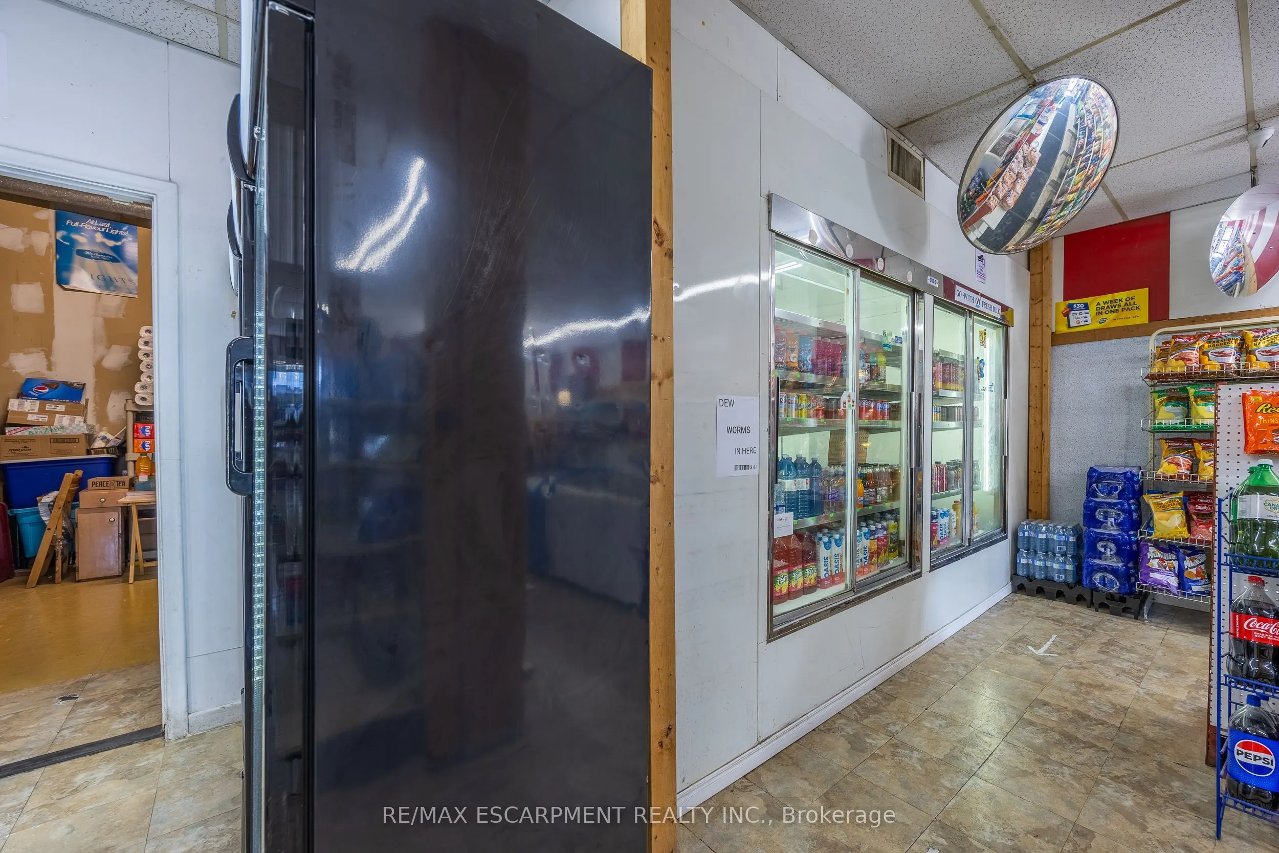 57 Main Street S