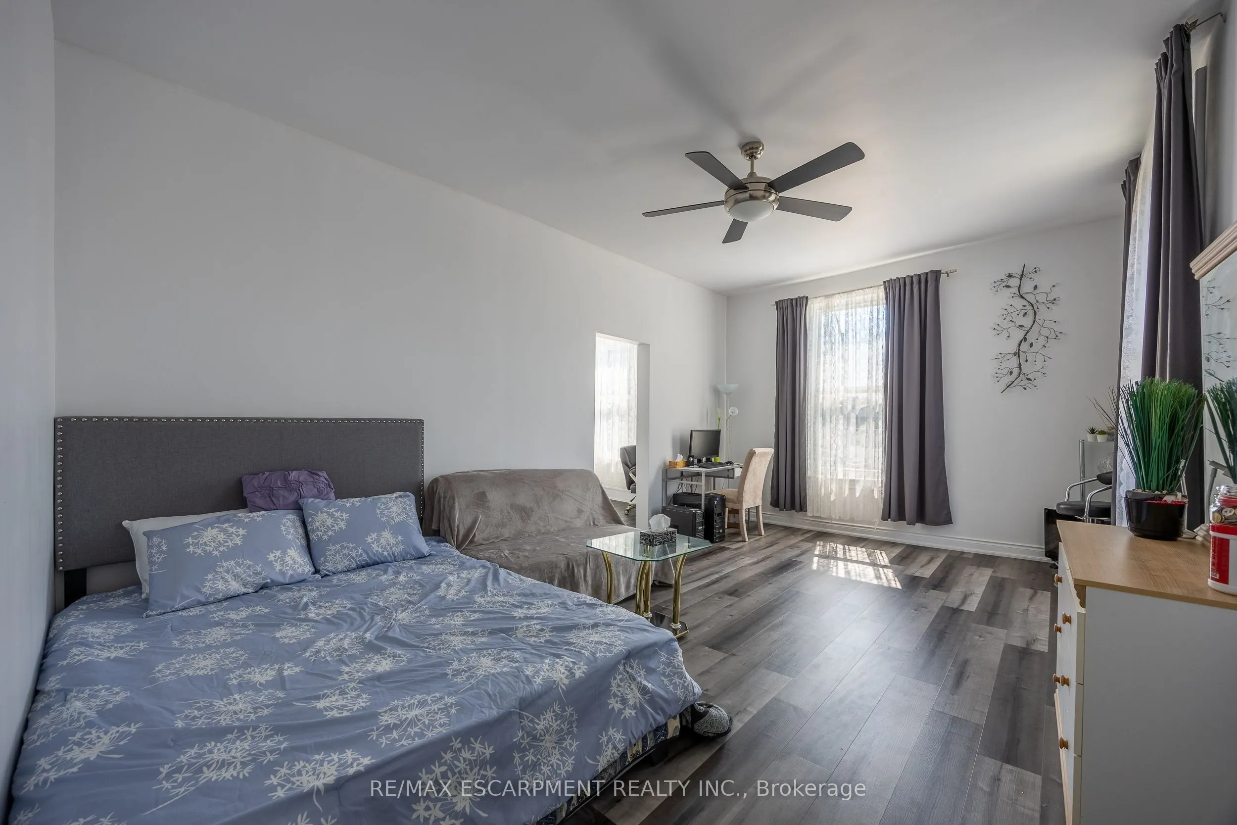 57 Main Street S