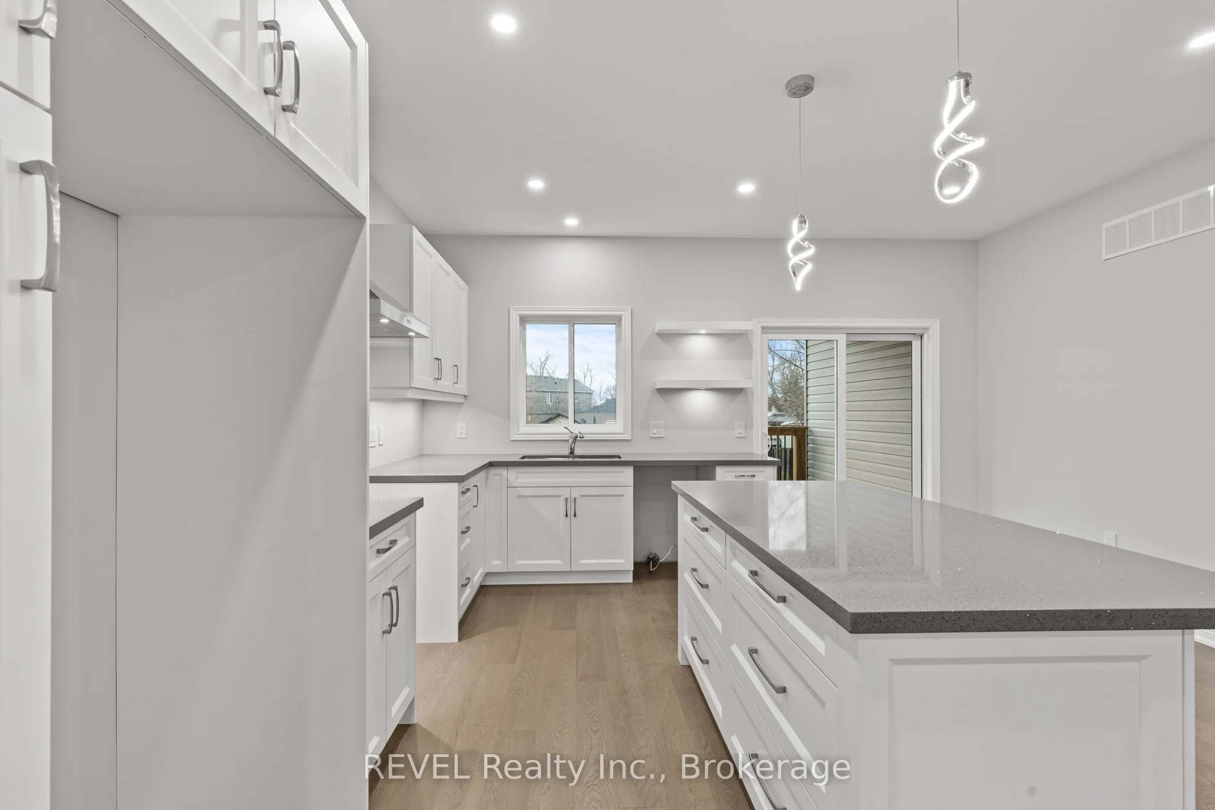 735 Dominion Road