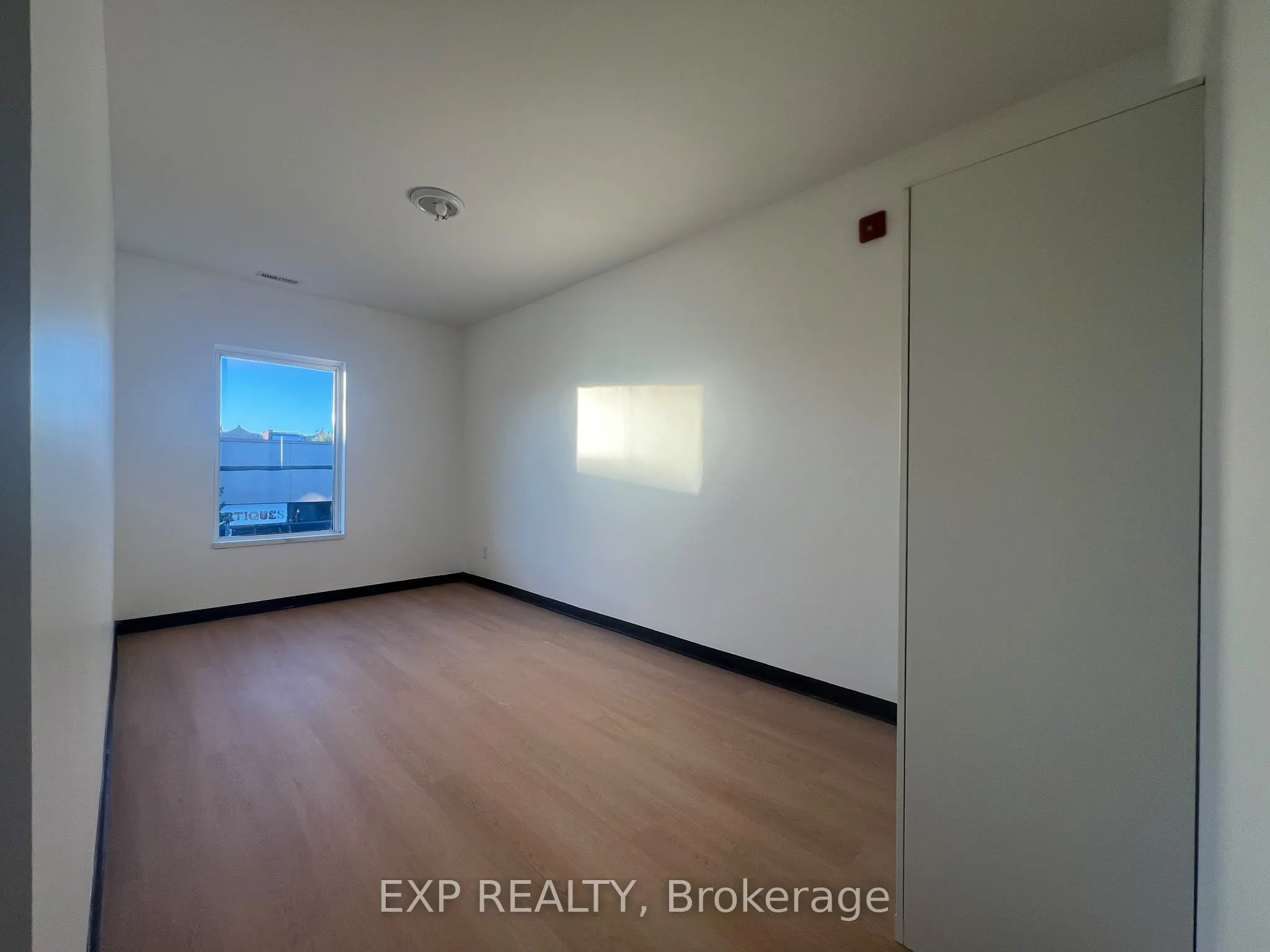 268 Ottawa Street N #5