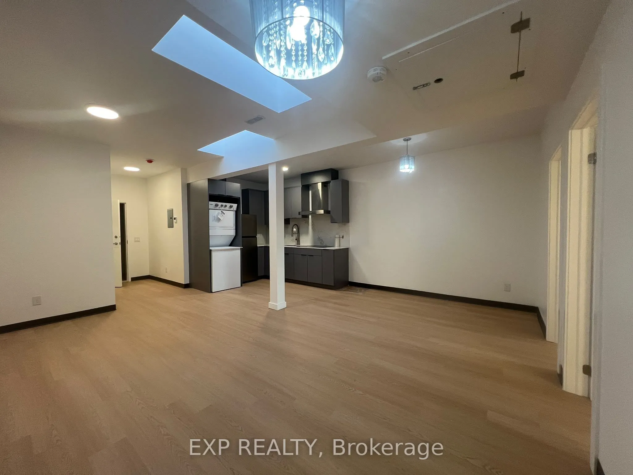 268 Ottawa Street N #5