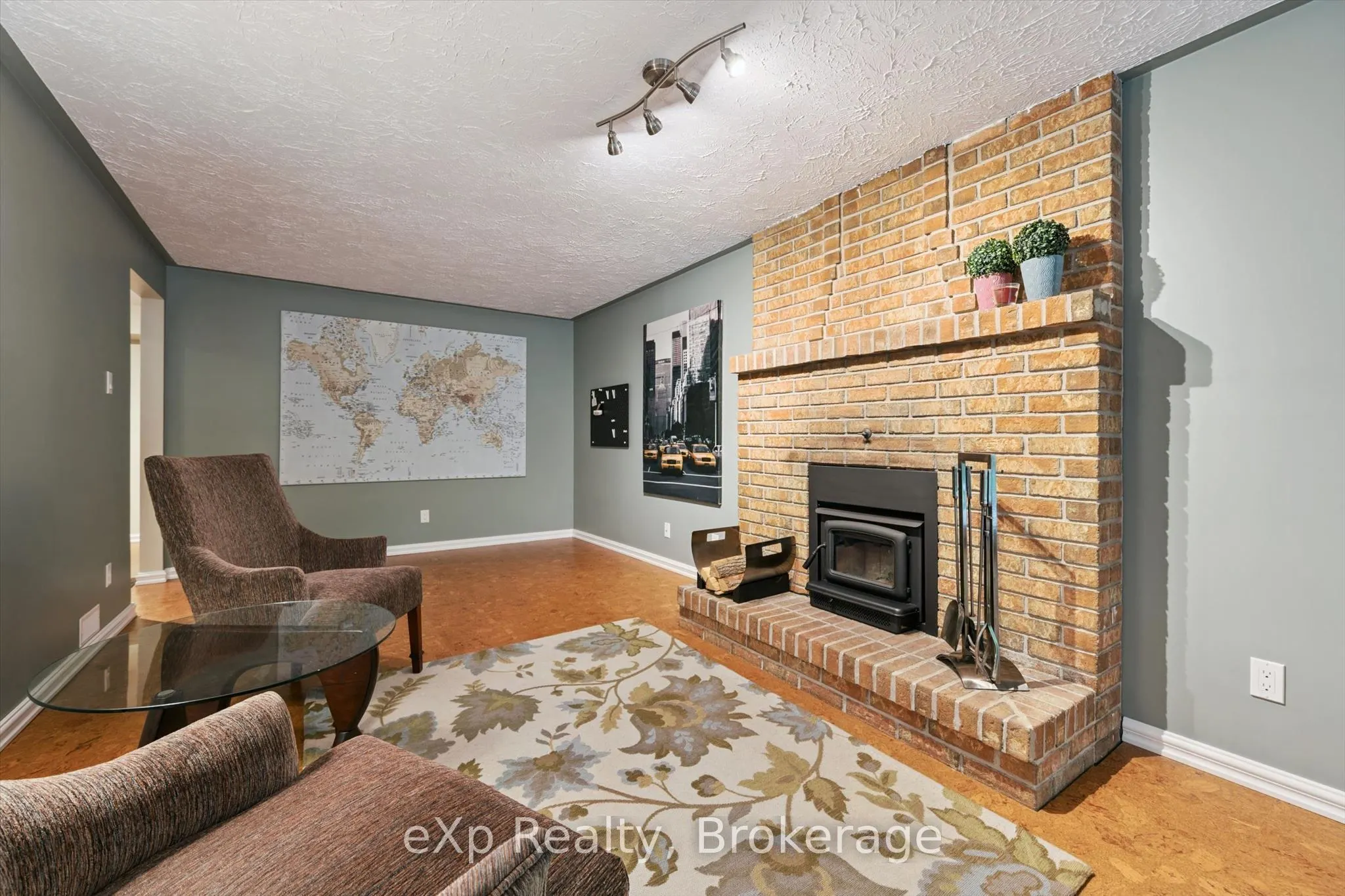 81 Sabrina Crescent