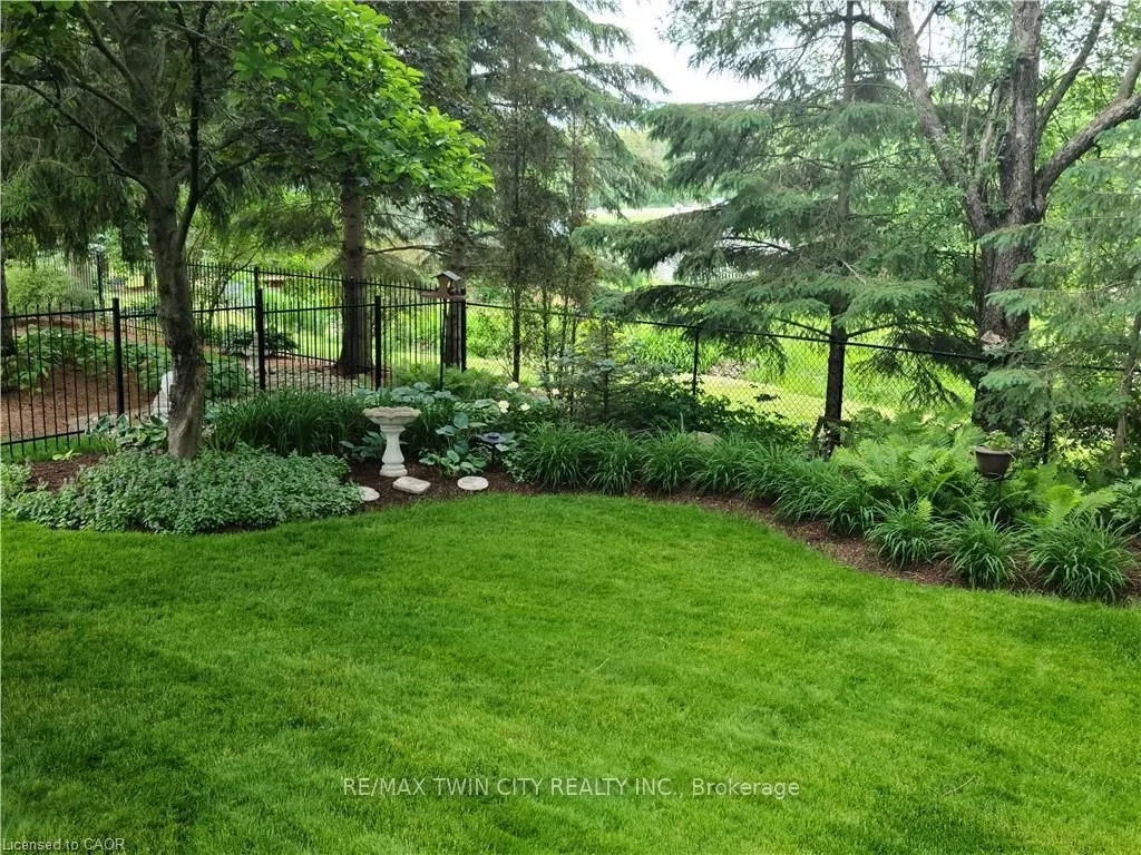 10 Meadow Heights Drive
