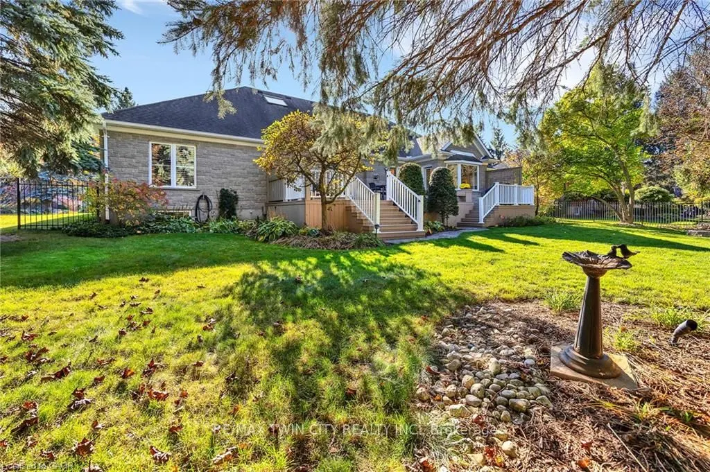10 Meadow Heights Drive