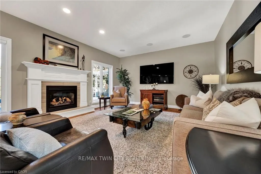 10 Meadow Heights Drive
