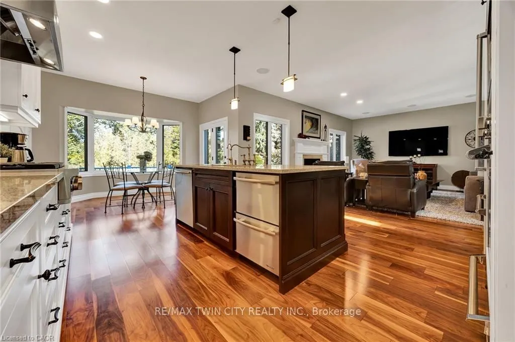 10 Meadow Heights Drive