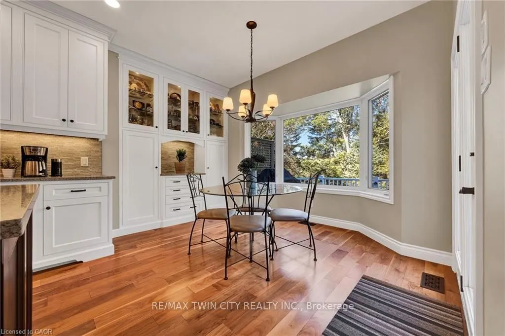 10 Meadow Heights Drive