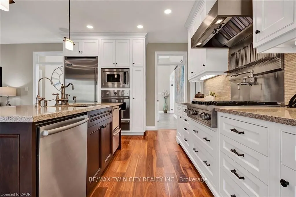 10 Meadow Heights Drive