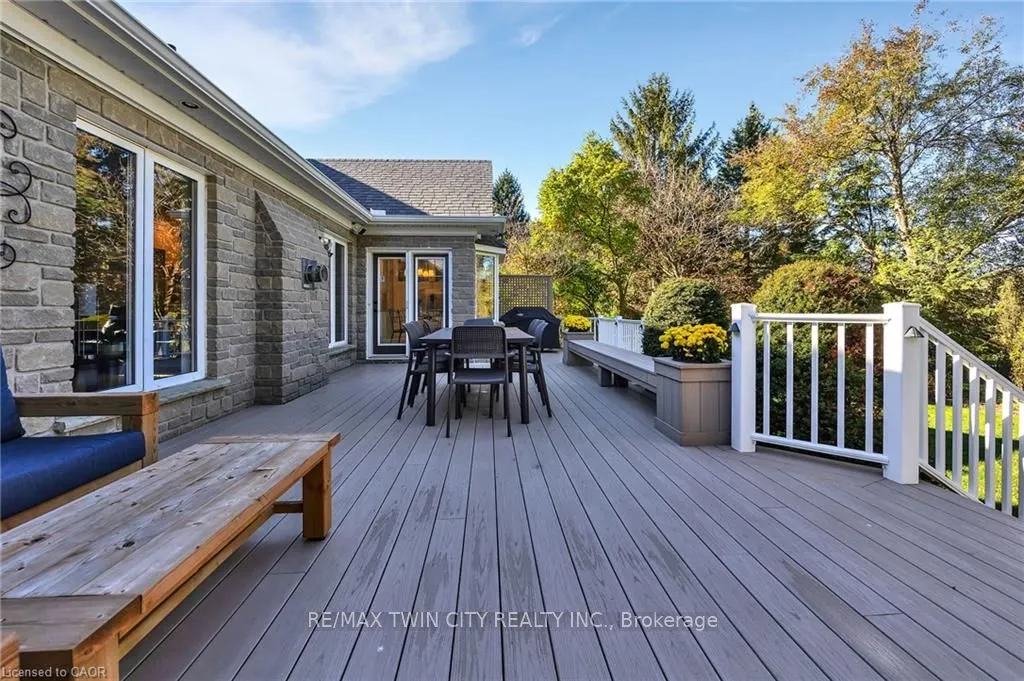 10 Meadow Heights Drive
