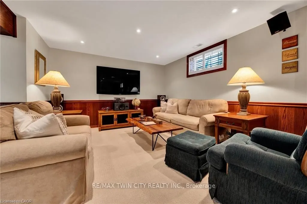 10 Meadow Heights Drive