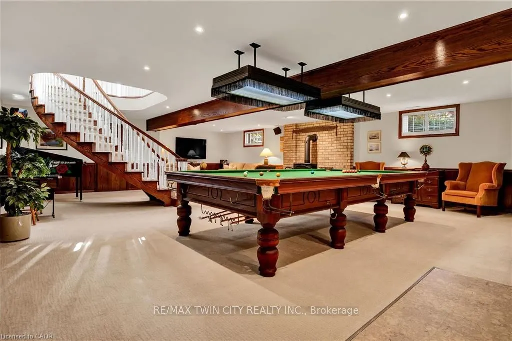 10 Meadow Heights Drive