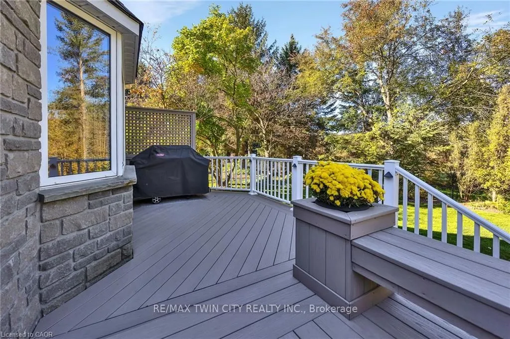 10 Meadow Heights Drive