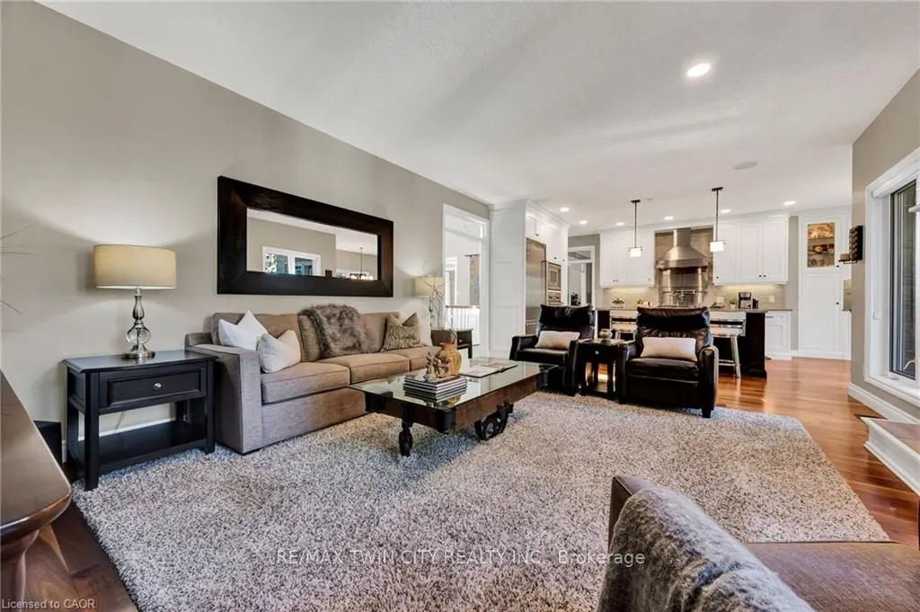10 Meadow Heights Drive