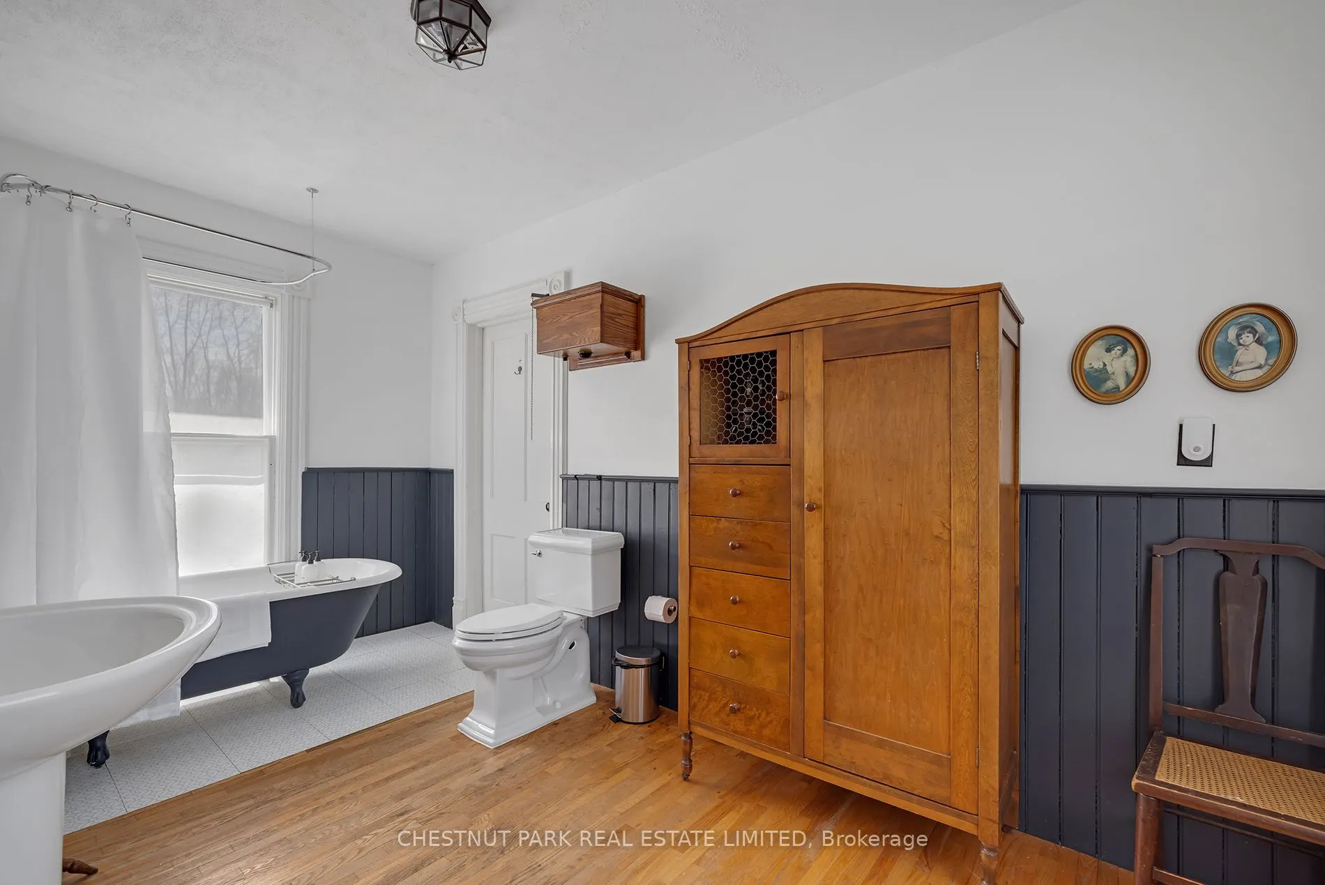 13435 Loyalist Parkway