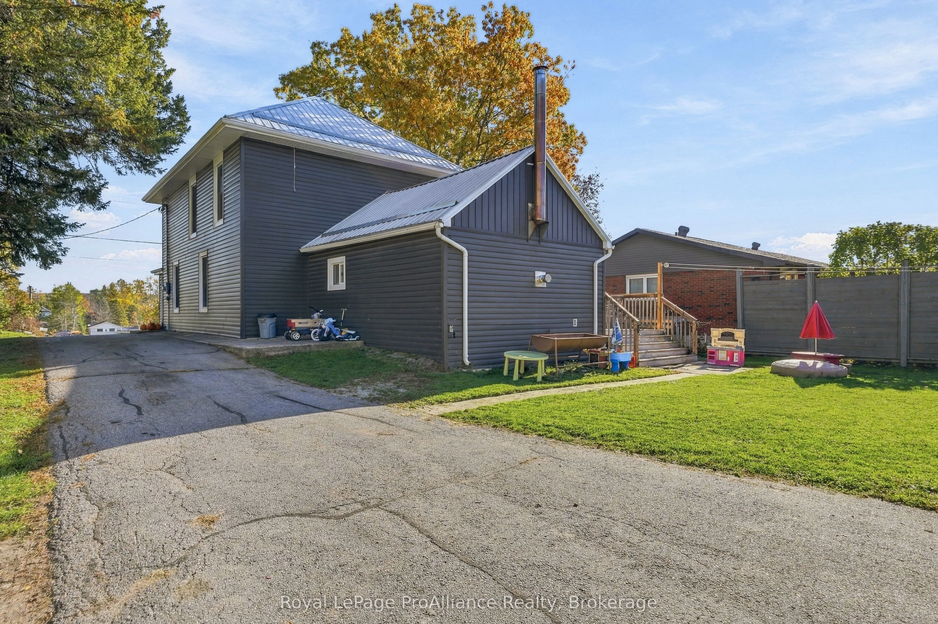 36 Emma Street
