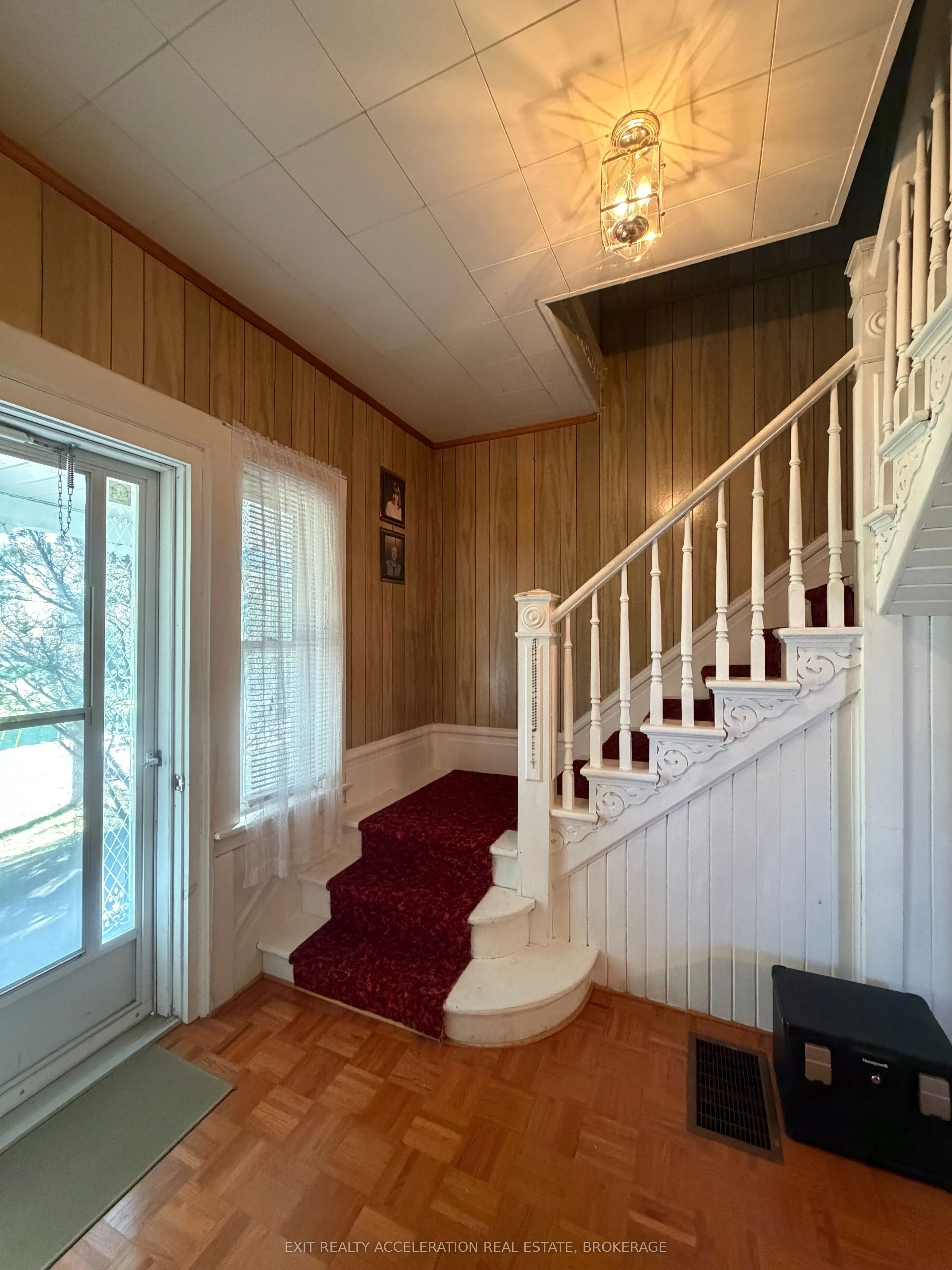 5 Bridge Street W