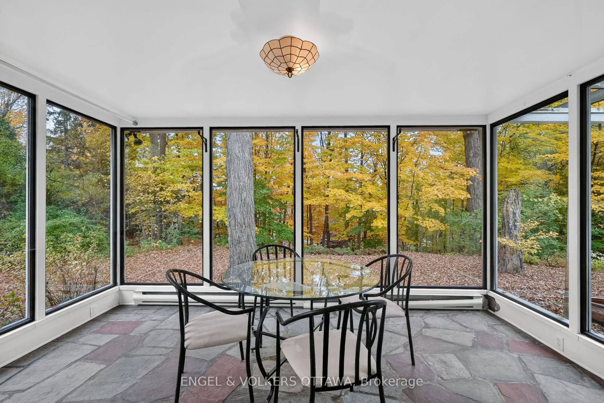 185 Lakeway Drive