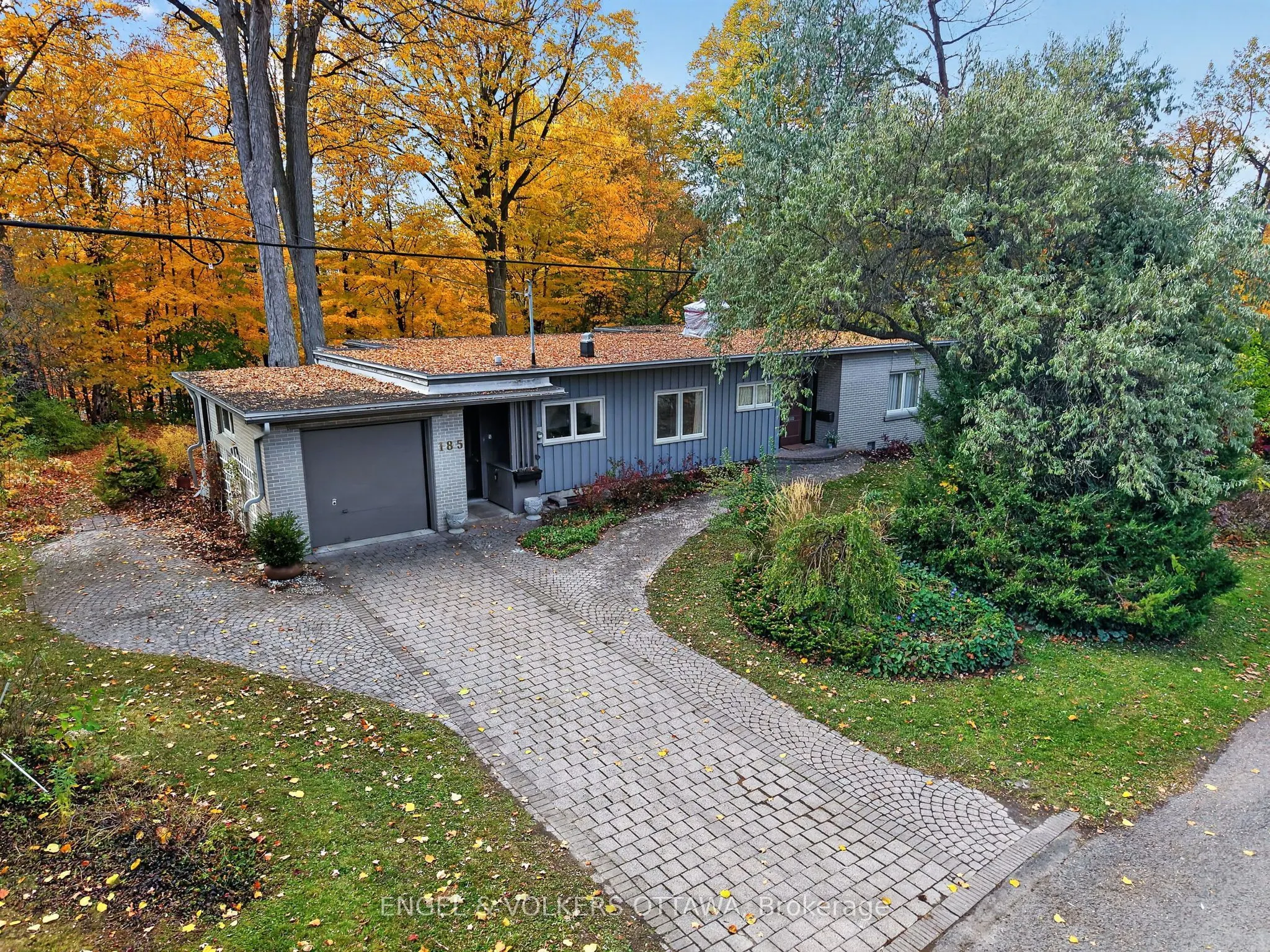 185 Lakeway Drive