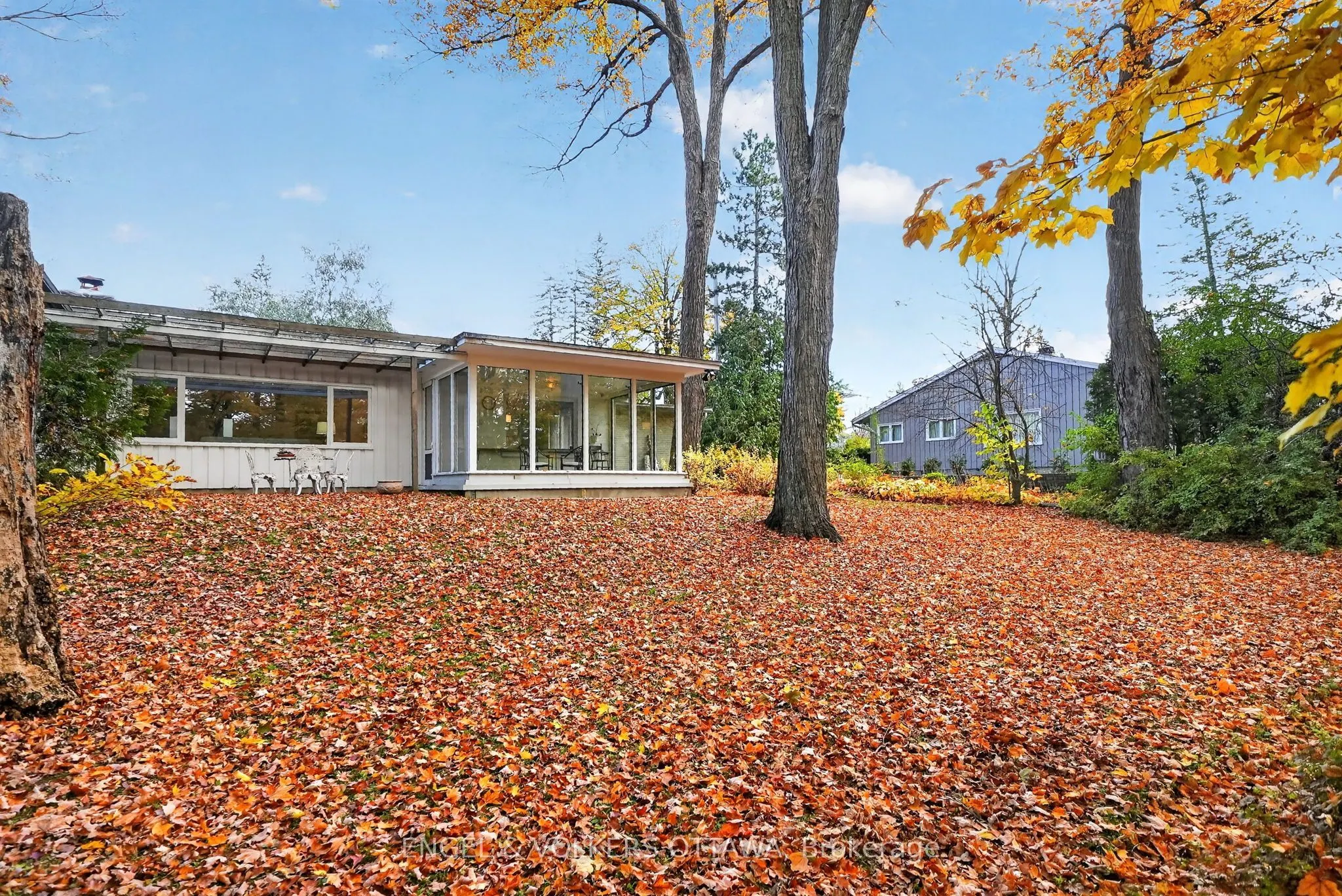 185 Lakeway Drive