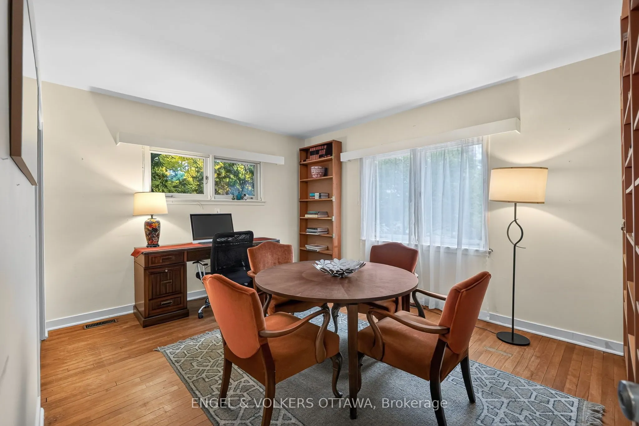 185 Lakeway Drive