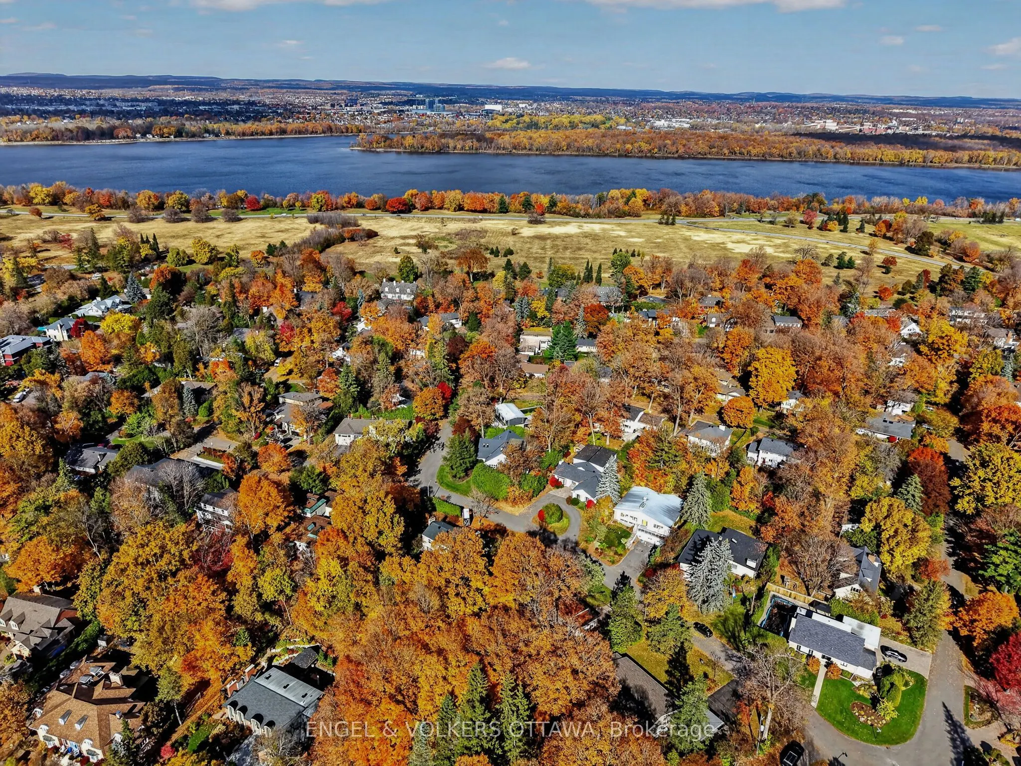 185 Lakeway Drive