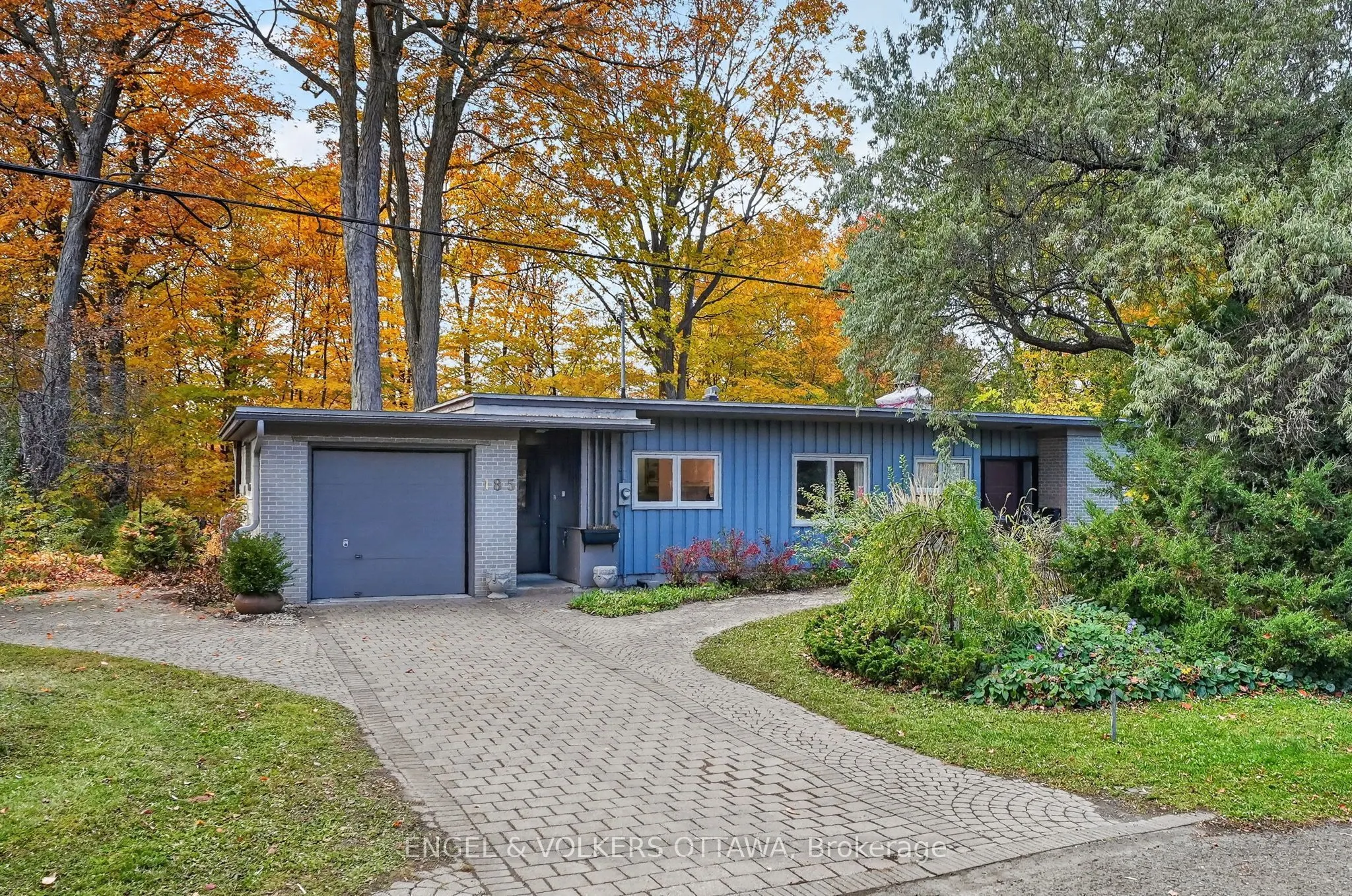 185 Lakeway Drive