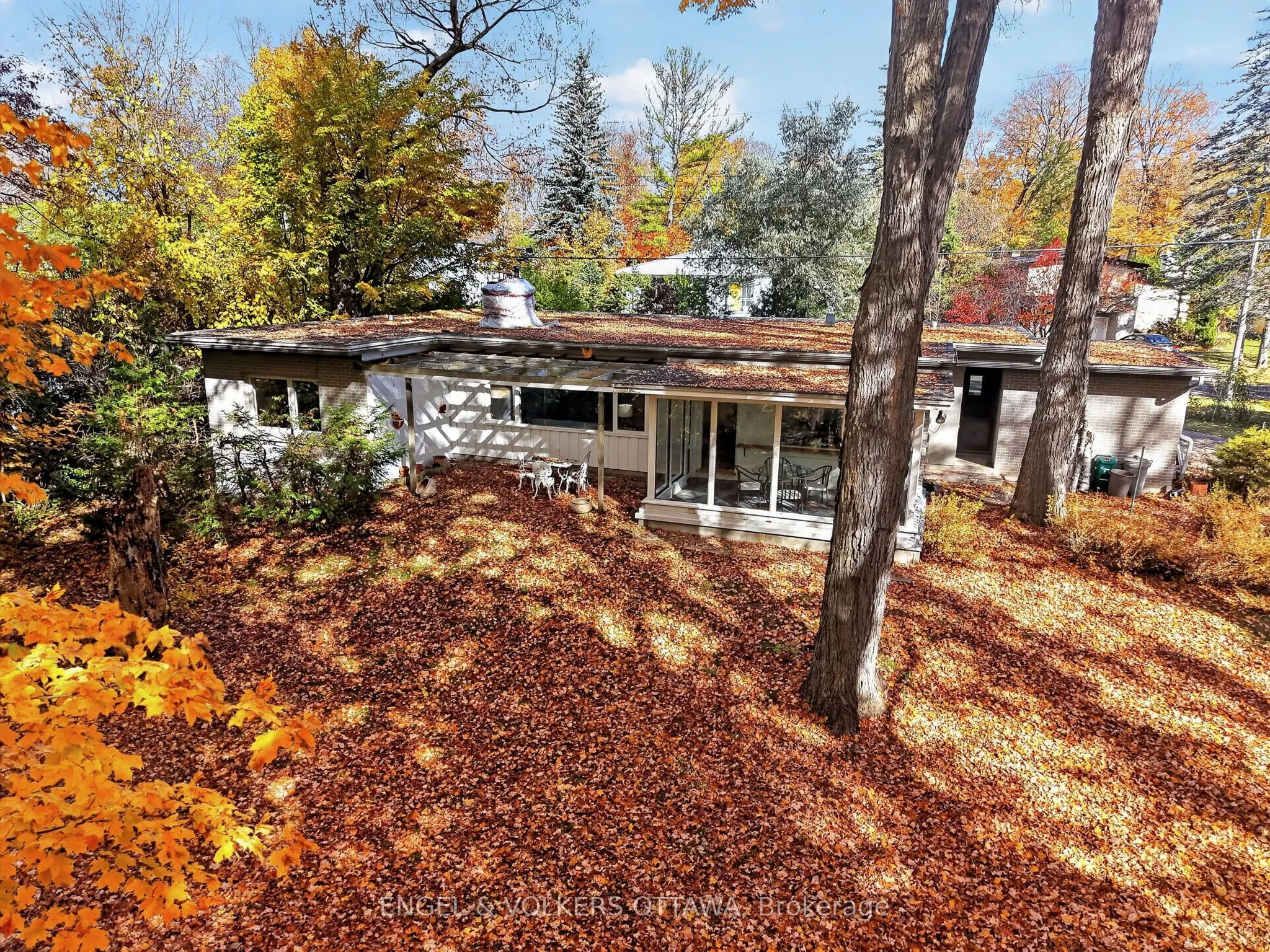 185 Lakeway Drive