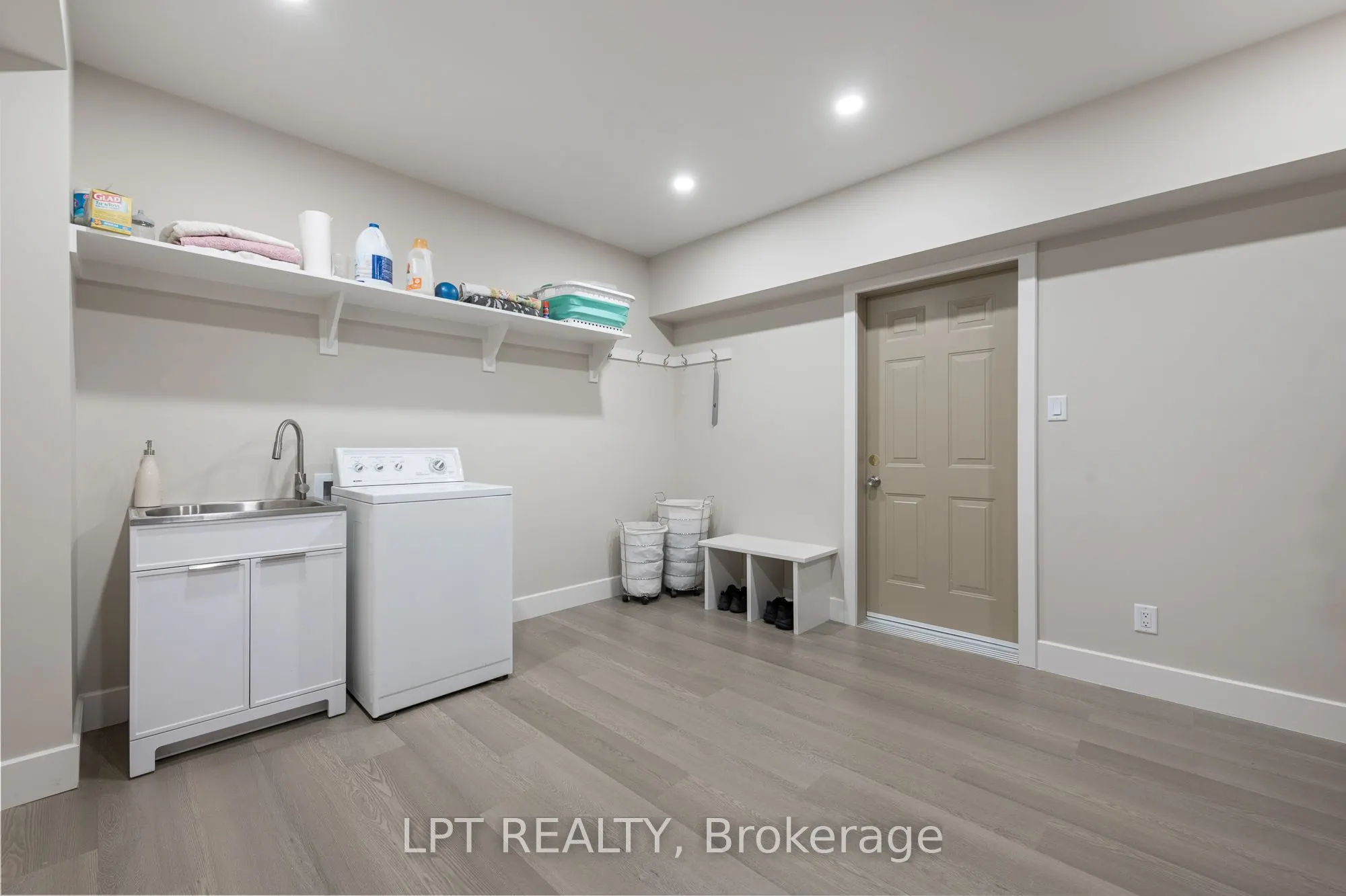431 LOCKMASTER Crescent
