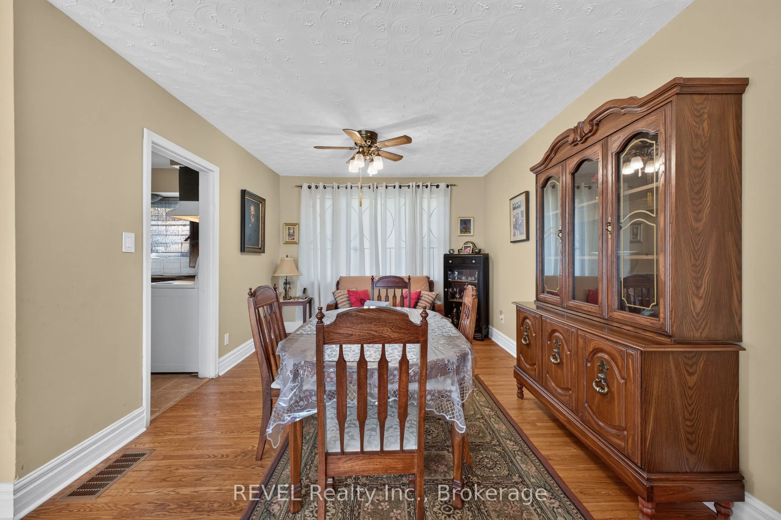 482 Walden Boulevard E