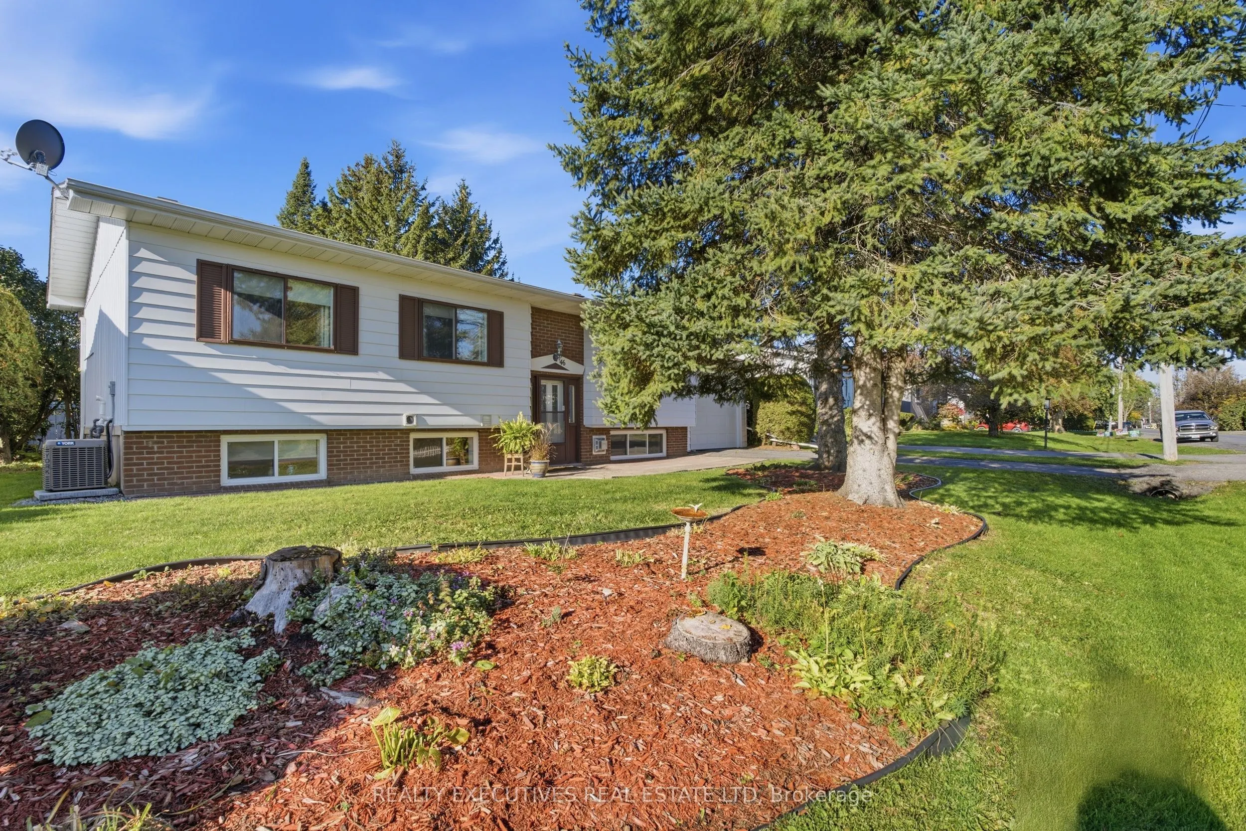 46 Chesterville Thompson Road
